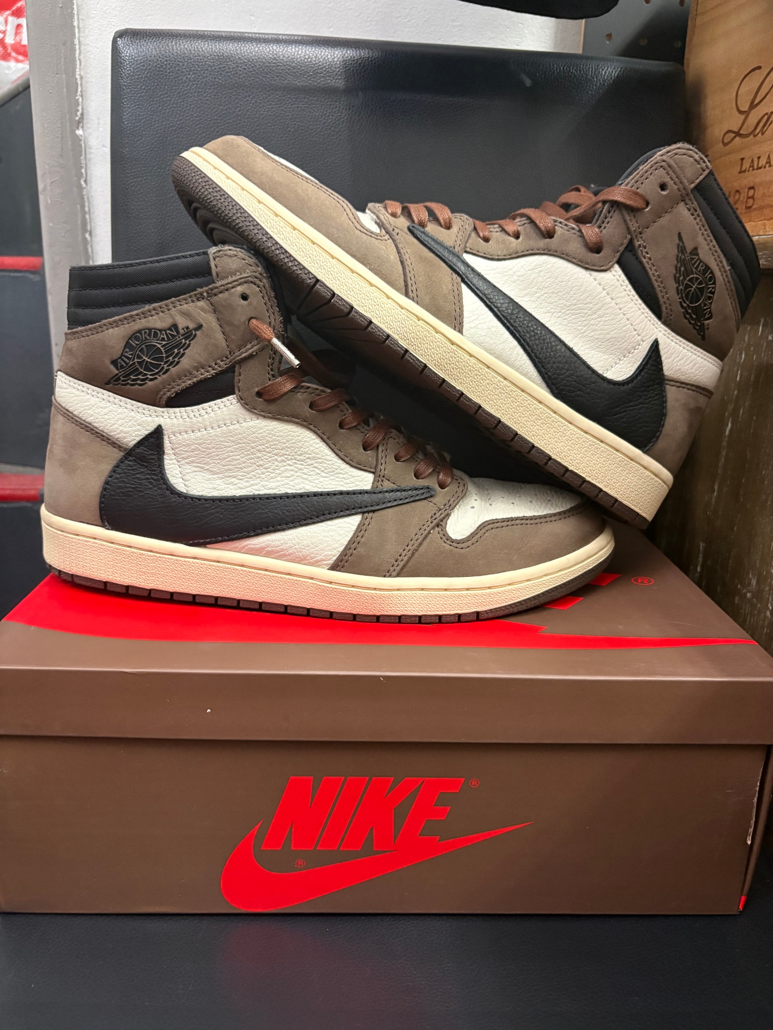 Travis Scott × Nike Air Jordan 1 Retro High OG TS SP "Sail/Dark Mocha"