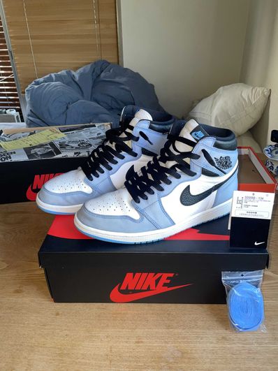 Nike Air Jordan 1 High OG "University Blue"