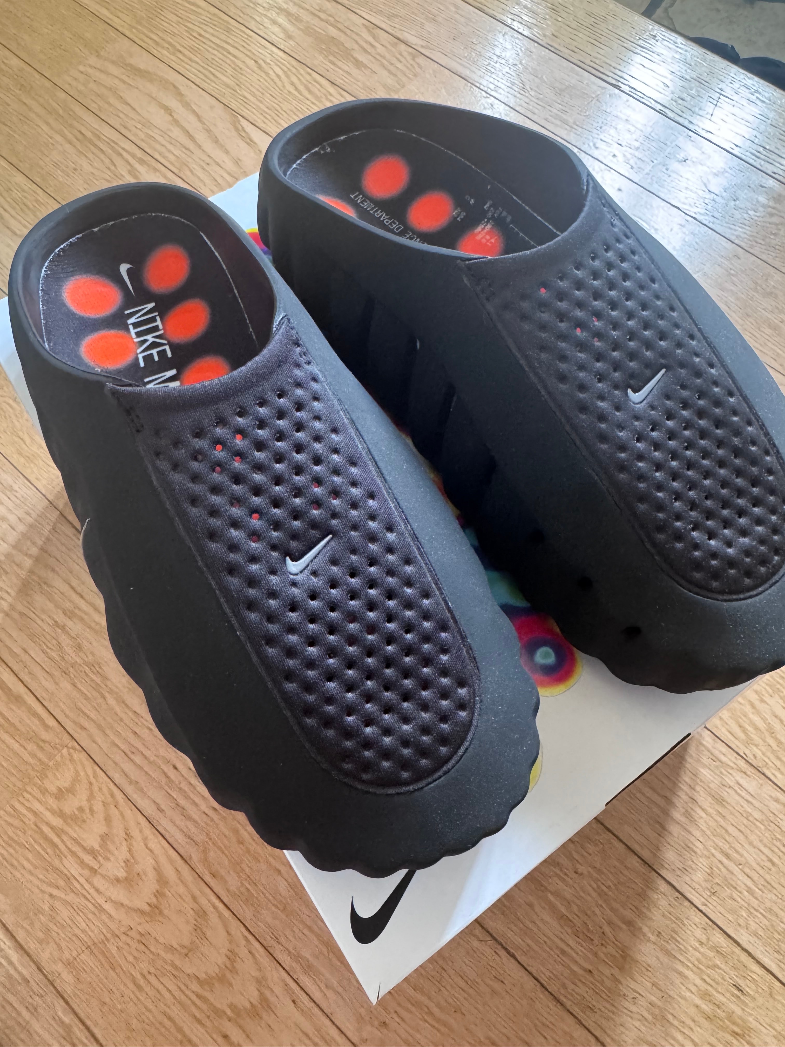 Nike Mind 001 Mules "Black/Hyper Crimson"