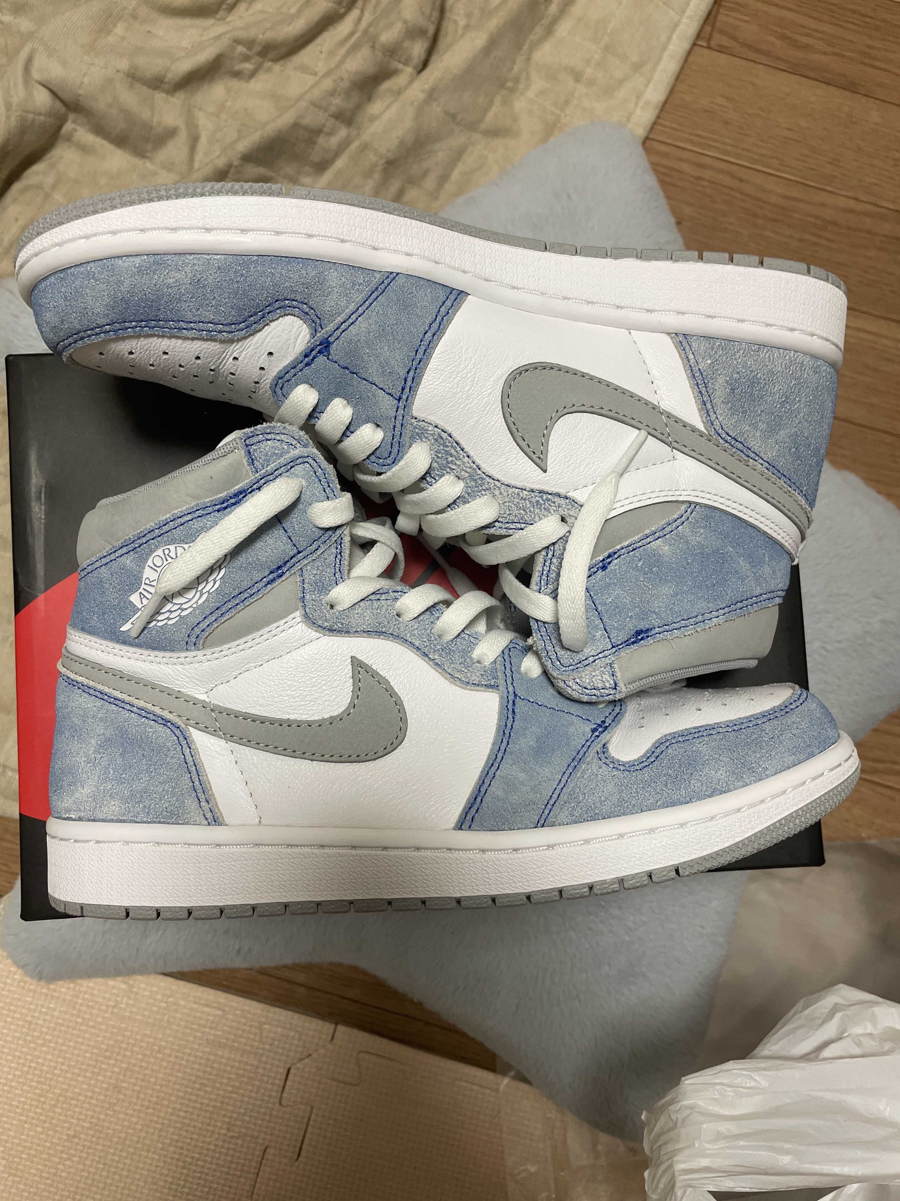 Nike Air Jordan 1 High OG "Hyper Royal"