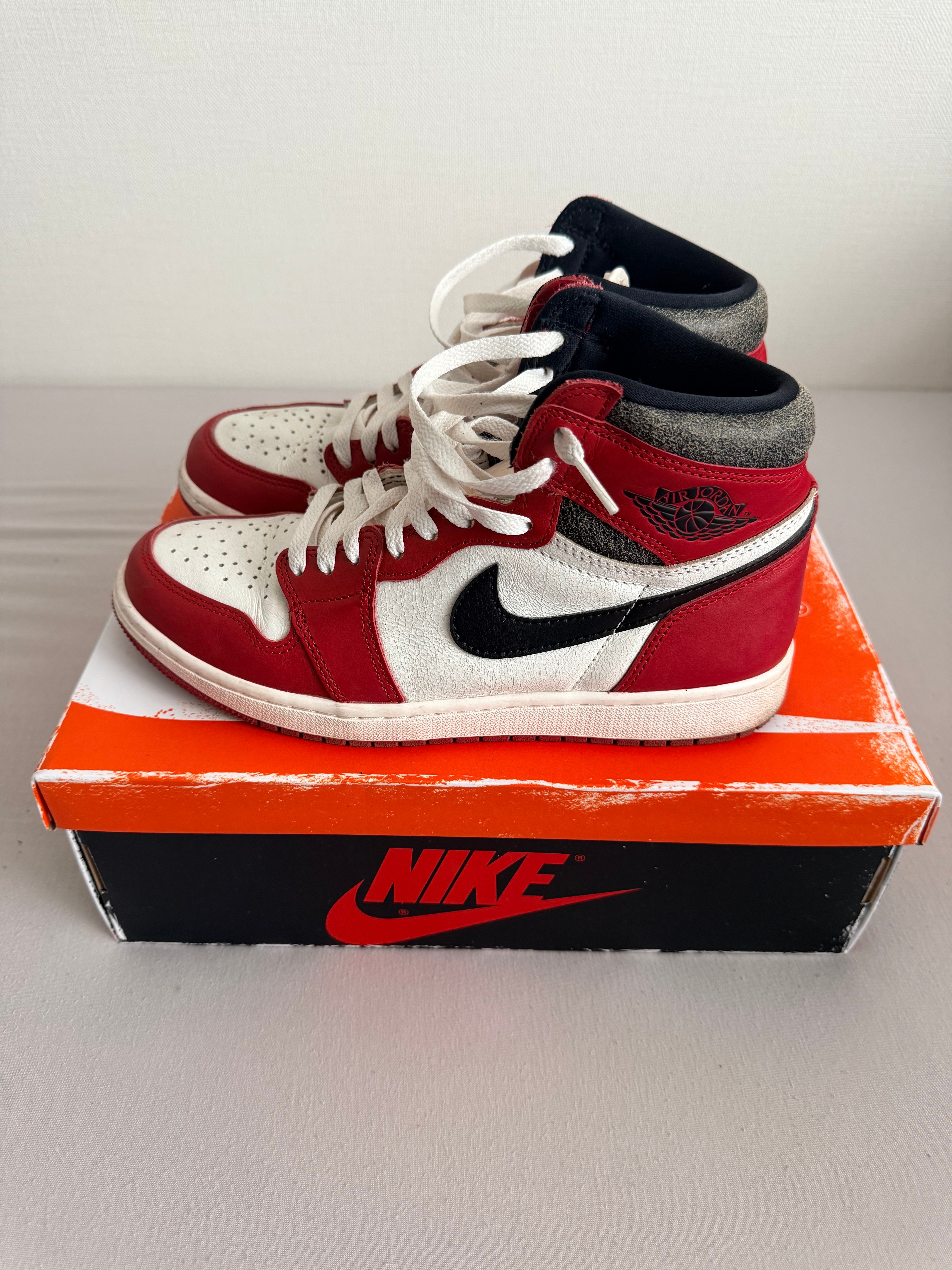 Nike Air Jordan 1 High OG "Lost & Found/Chicago"