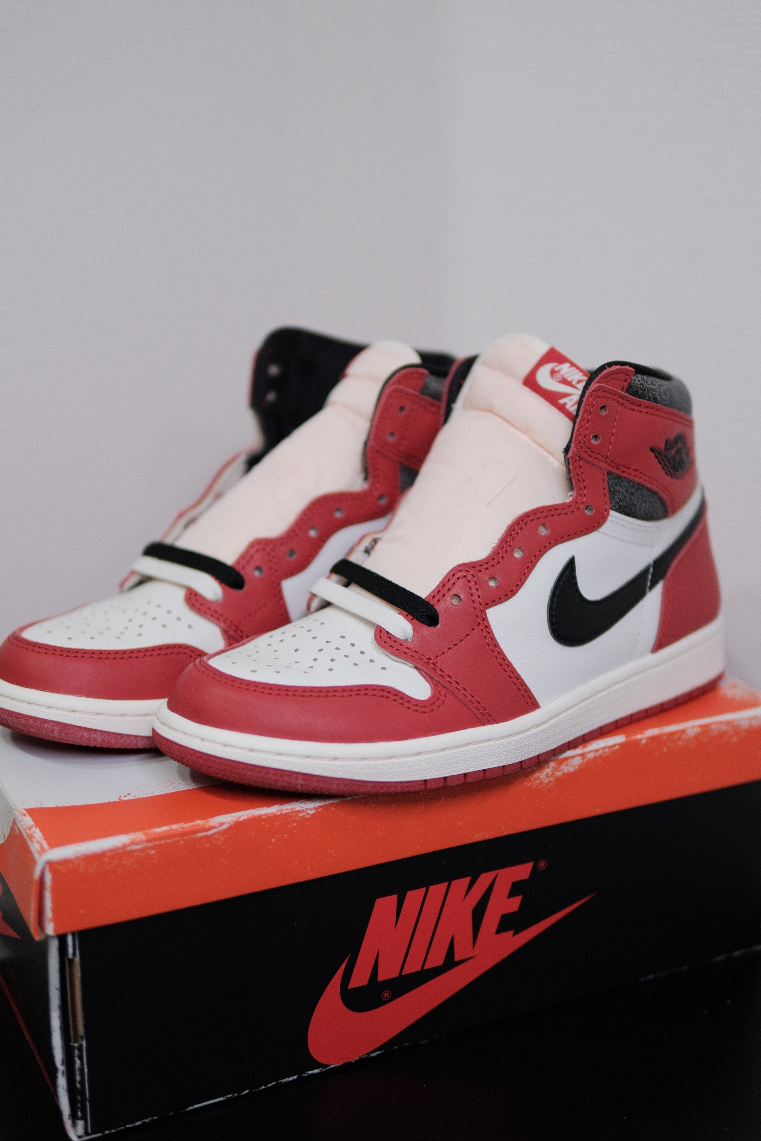 Nike Air Jordan 1 High OG "Lost & Found/Chicago"