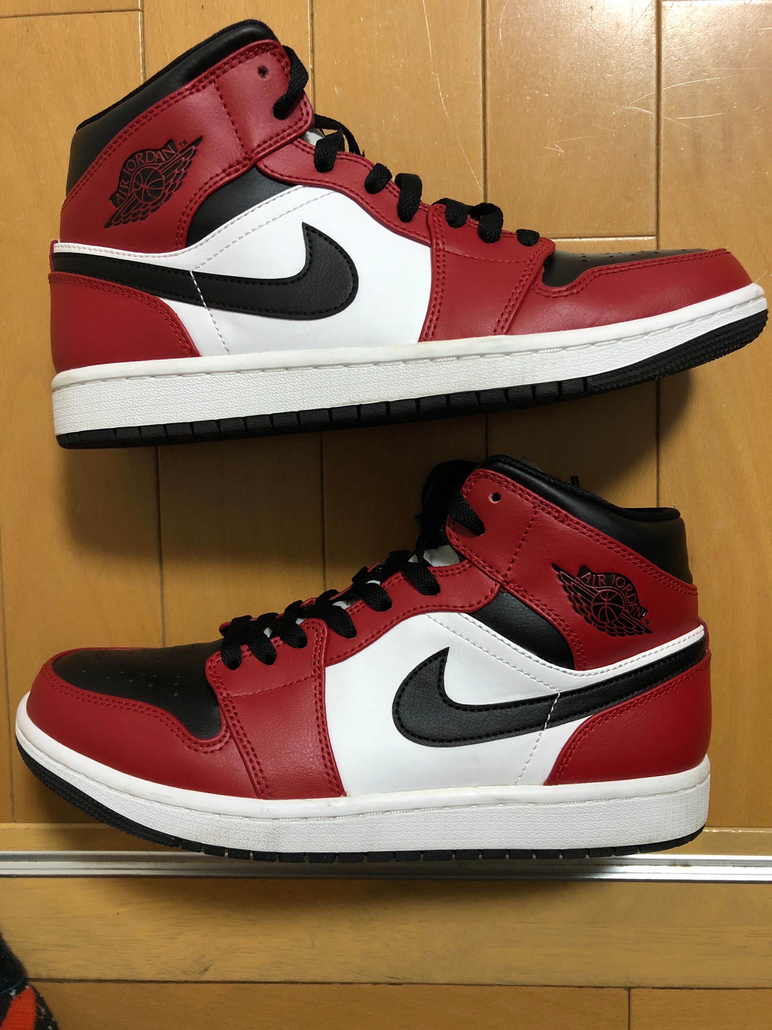 Nike Air Jordan 1 Mid "Chicago Black Toe"