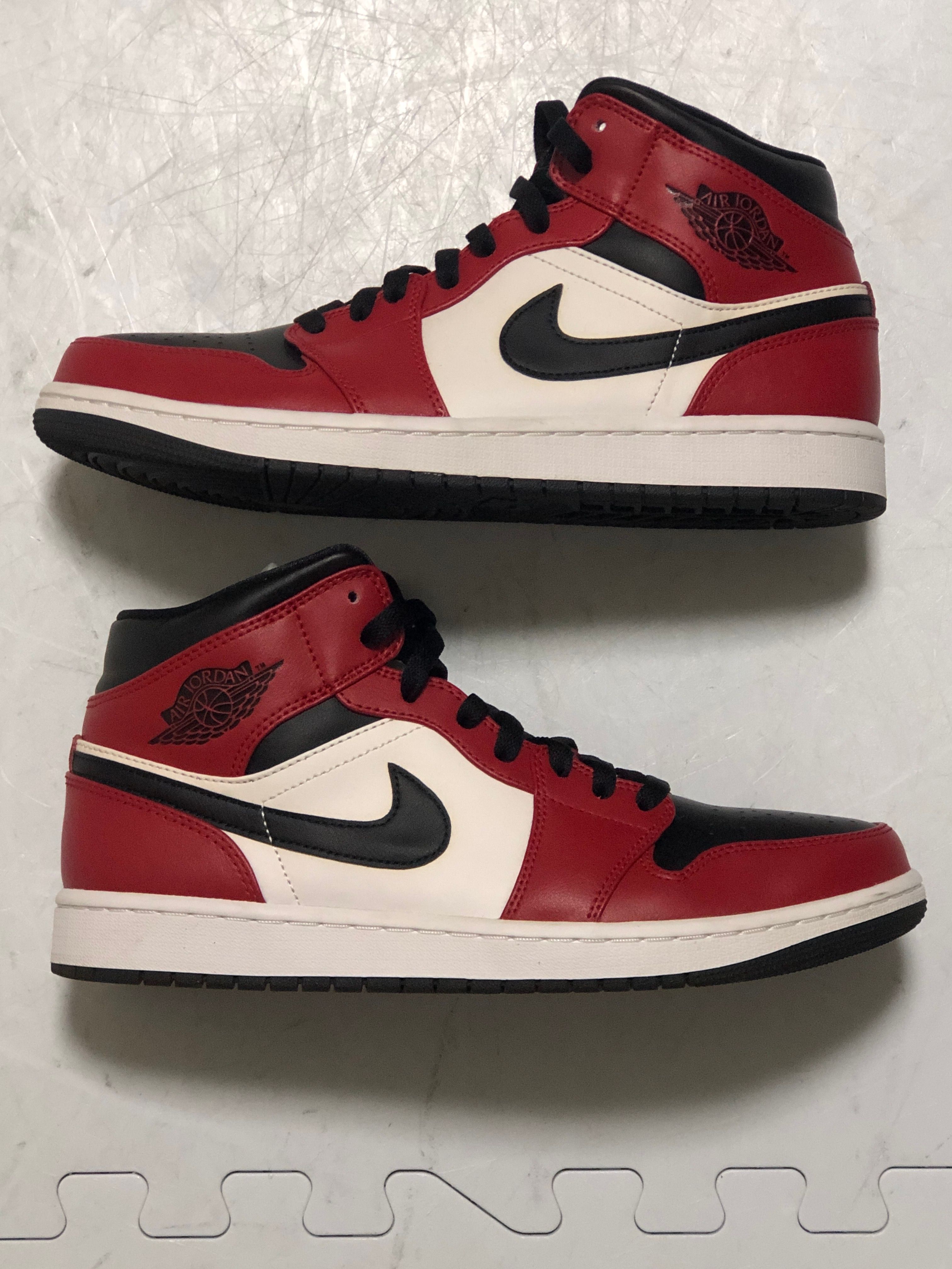 Nike Air Jordan 1 Mid "Chicago Black Toe"