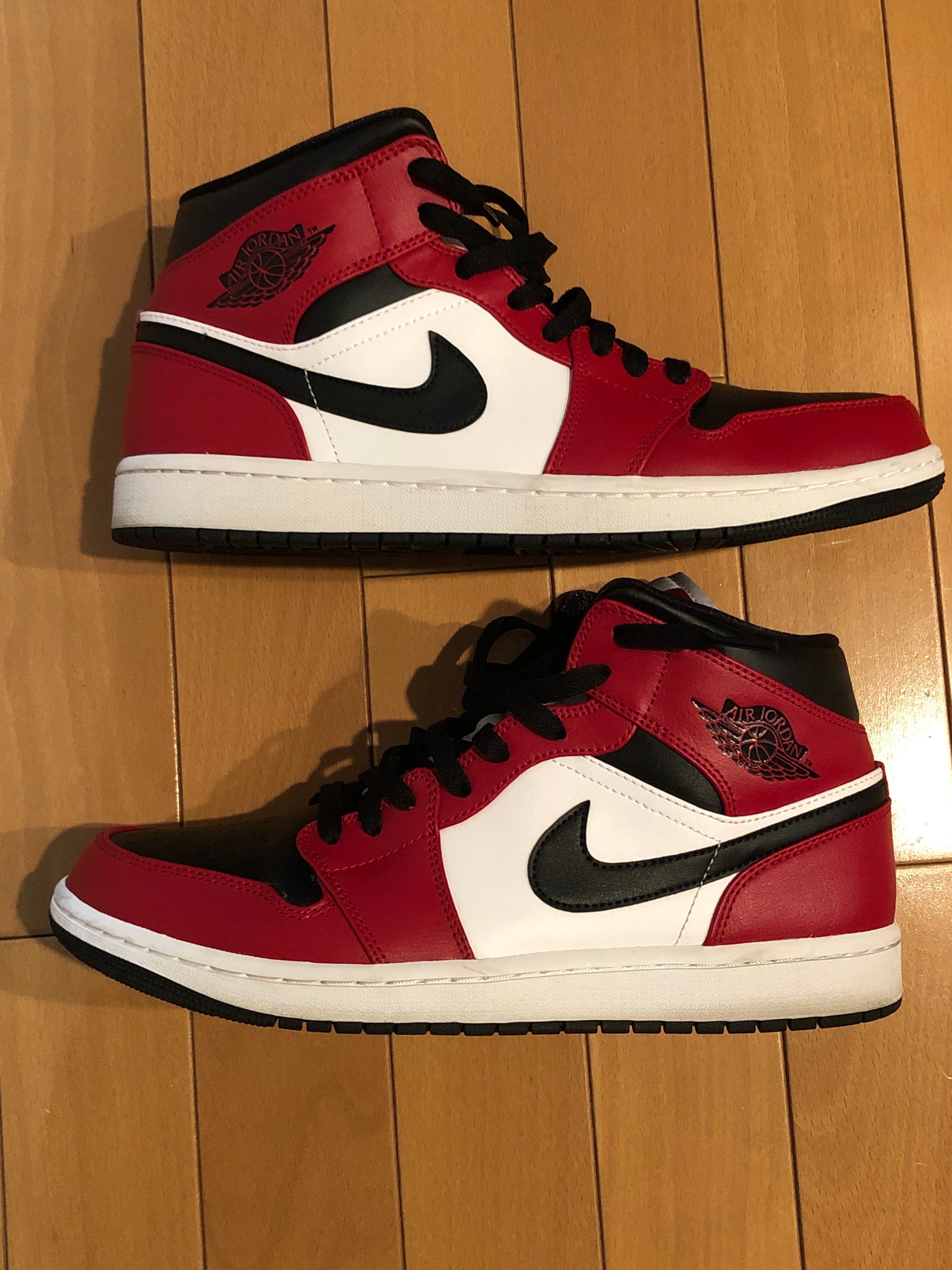 Nike Air Jordan 1 Mid "Chicago Black Toe"