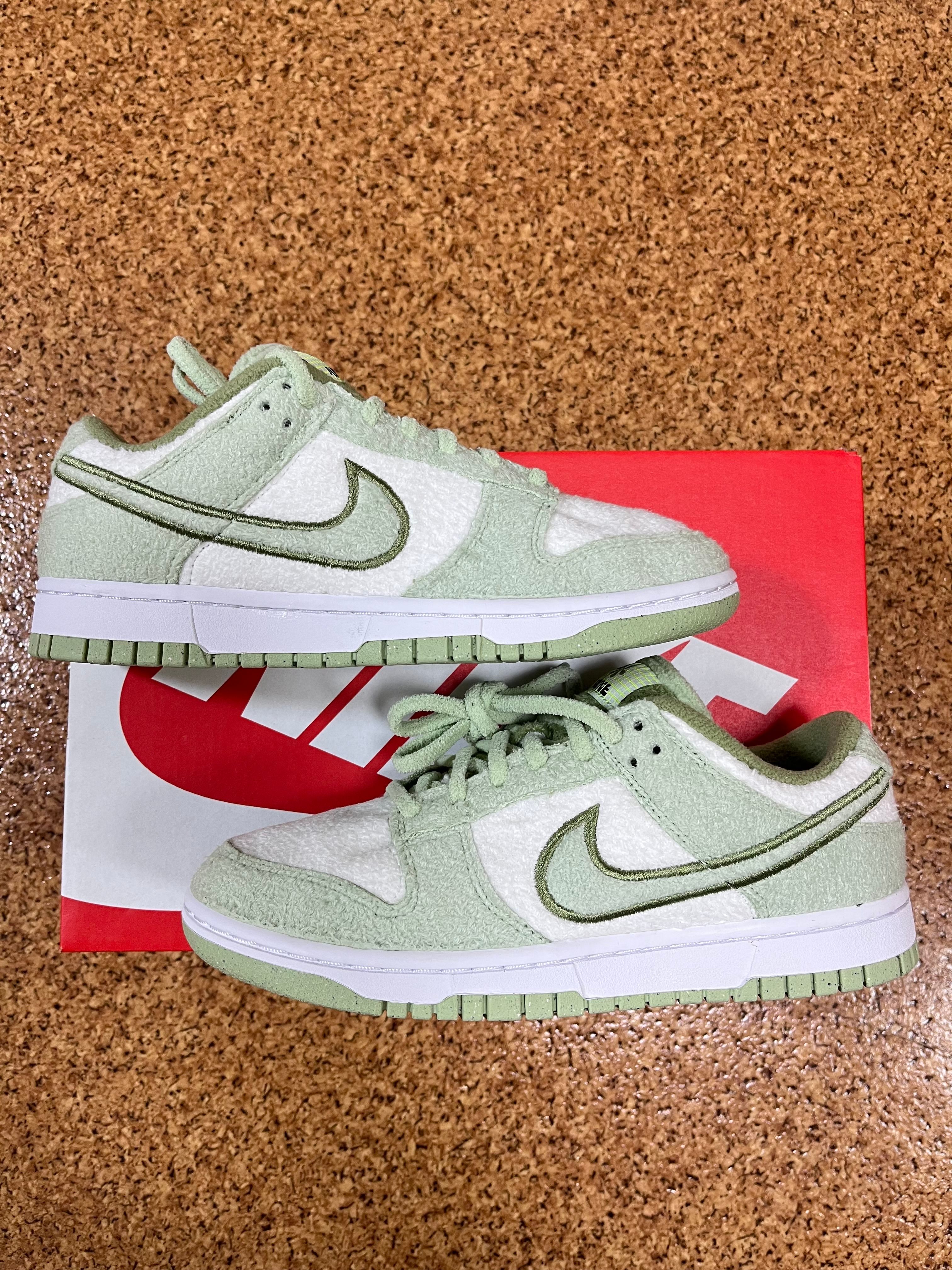Nike Women's Dunk Low SE "Honeydew"