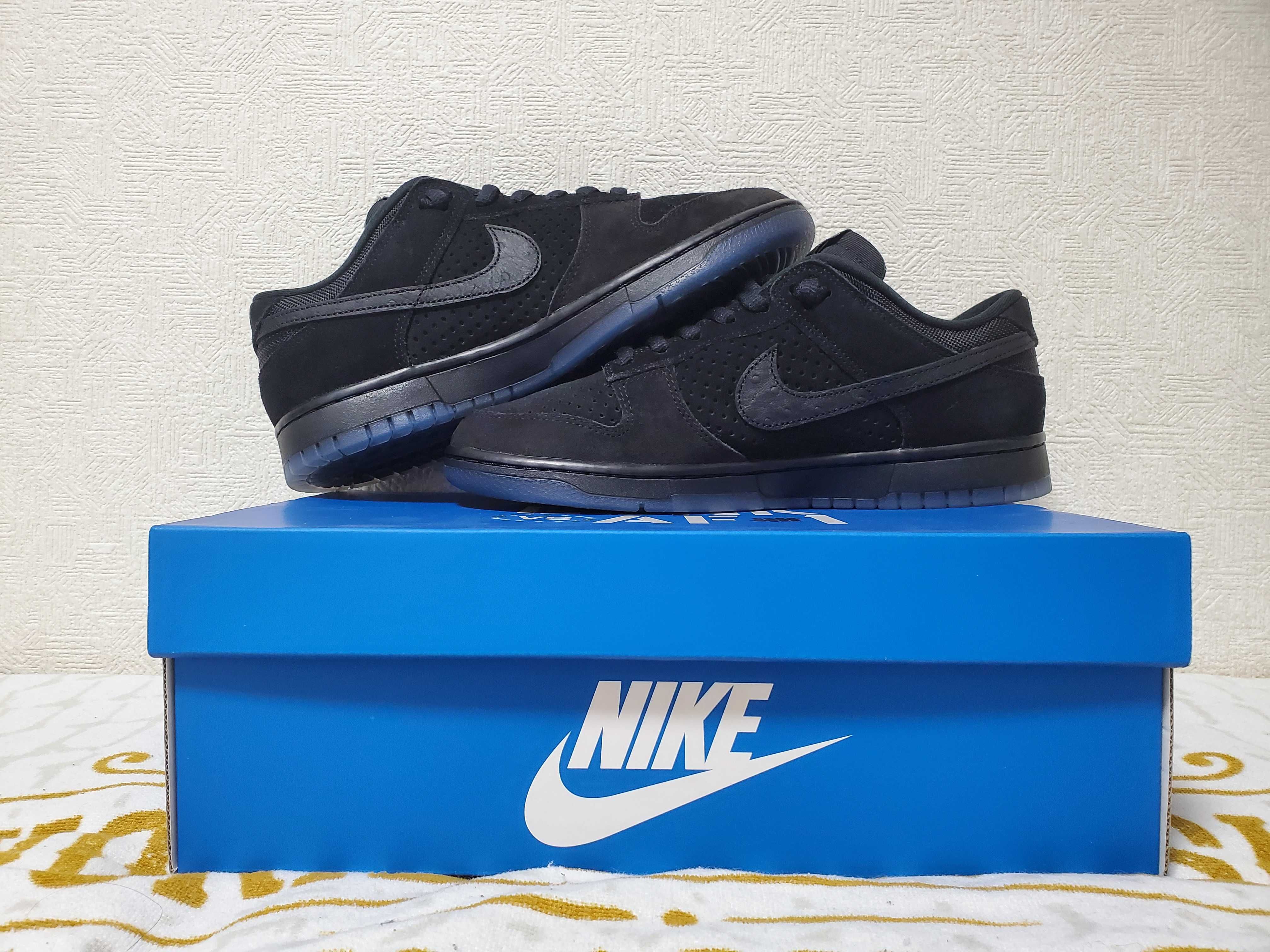 UNDEFEATED × Nike Dunk Low SP "5 ON IT"