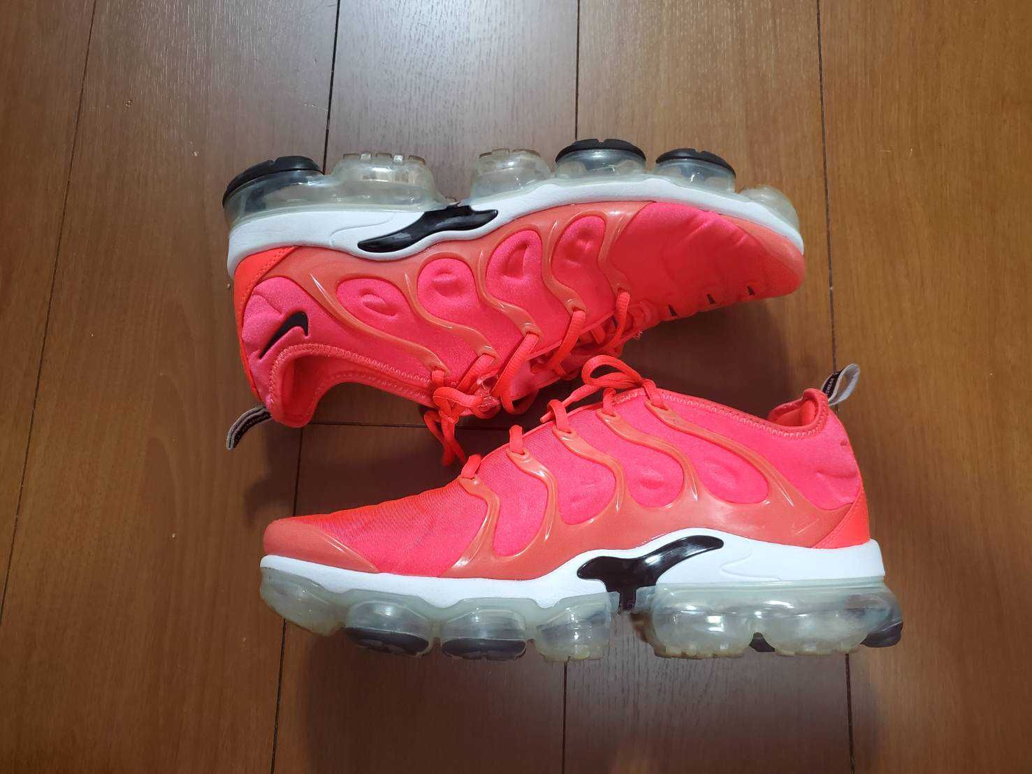 Nike Air Vapormax Plus "Bright Crimson"