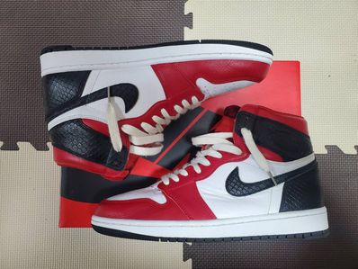 Nike Women's Air Jordan 1 High OG "Satin Red"