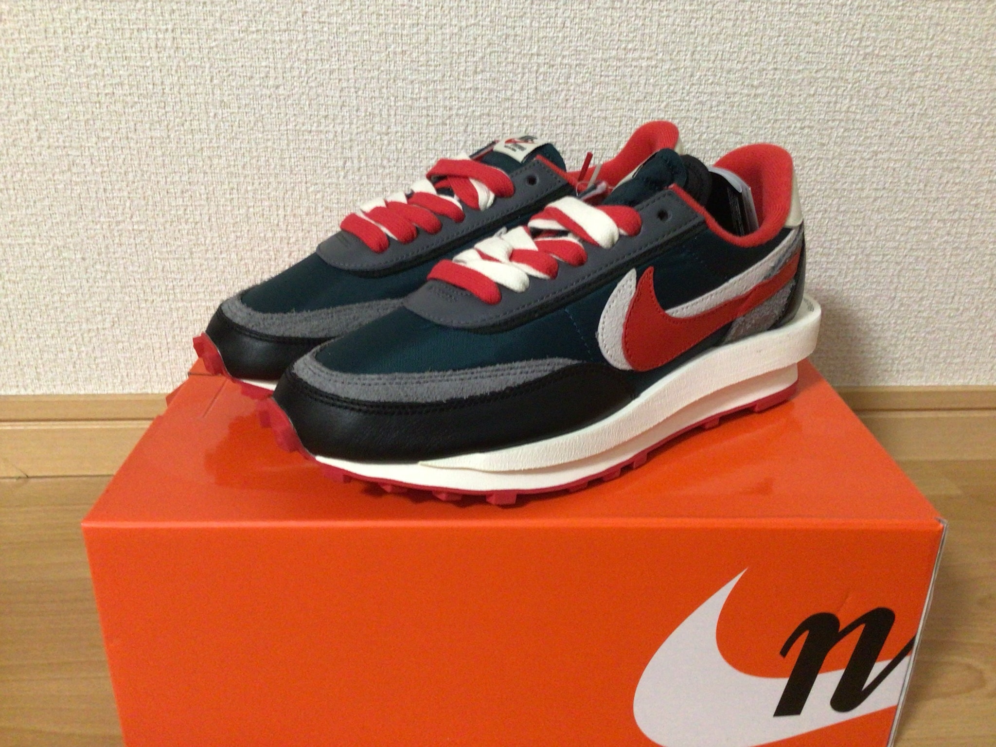 UNDERCOVER × sacai × Nike LD Waffle "Midnight Spruce/Pale Ivory-Dark Grey-University Red"