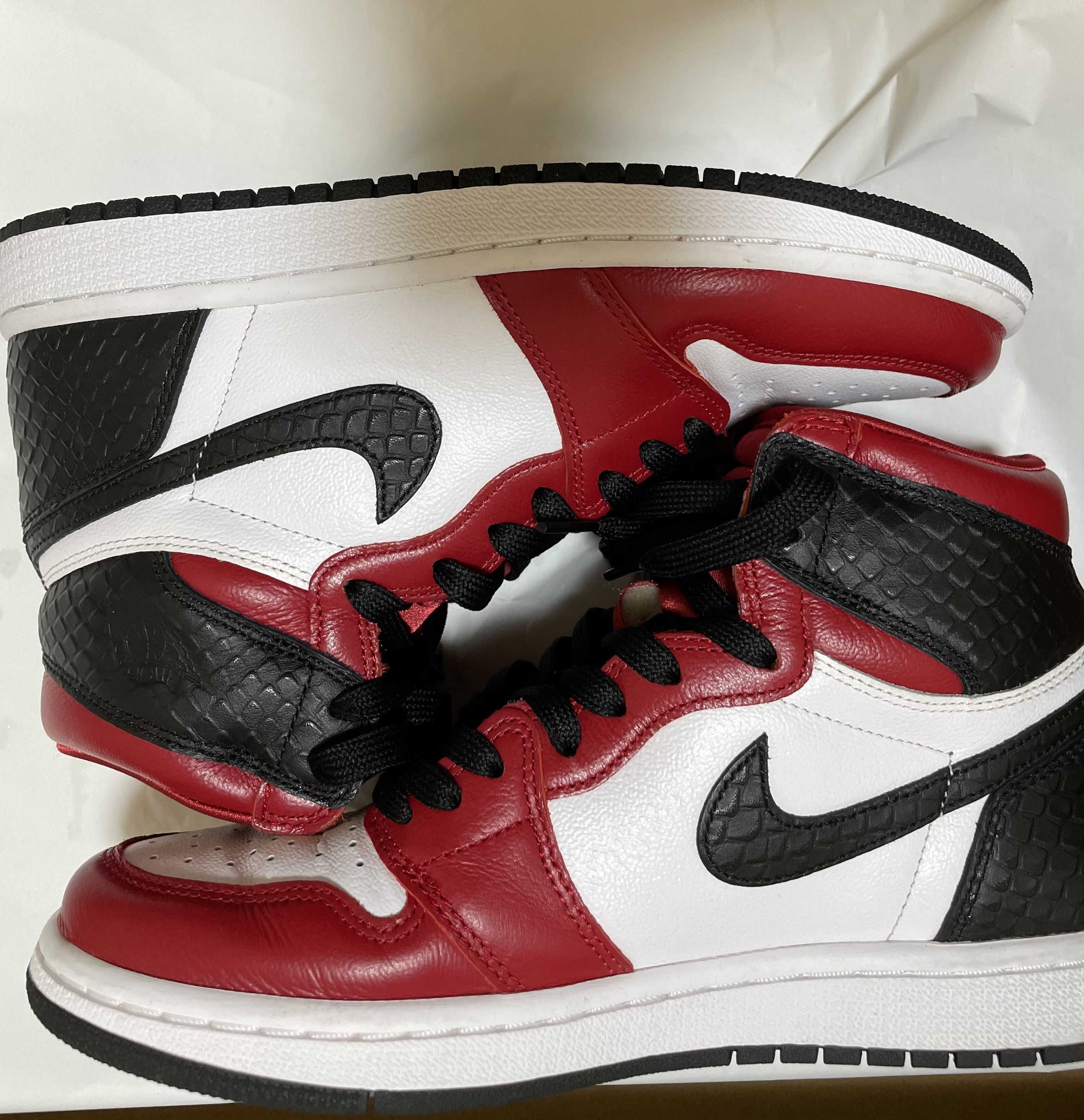Nike Women's Air Jordan 1 High OG "Satin Red"