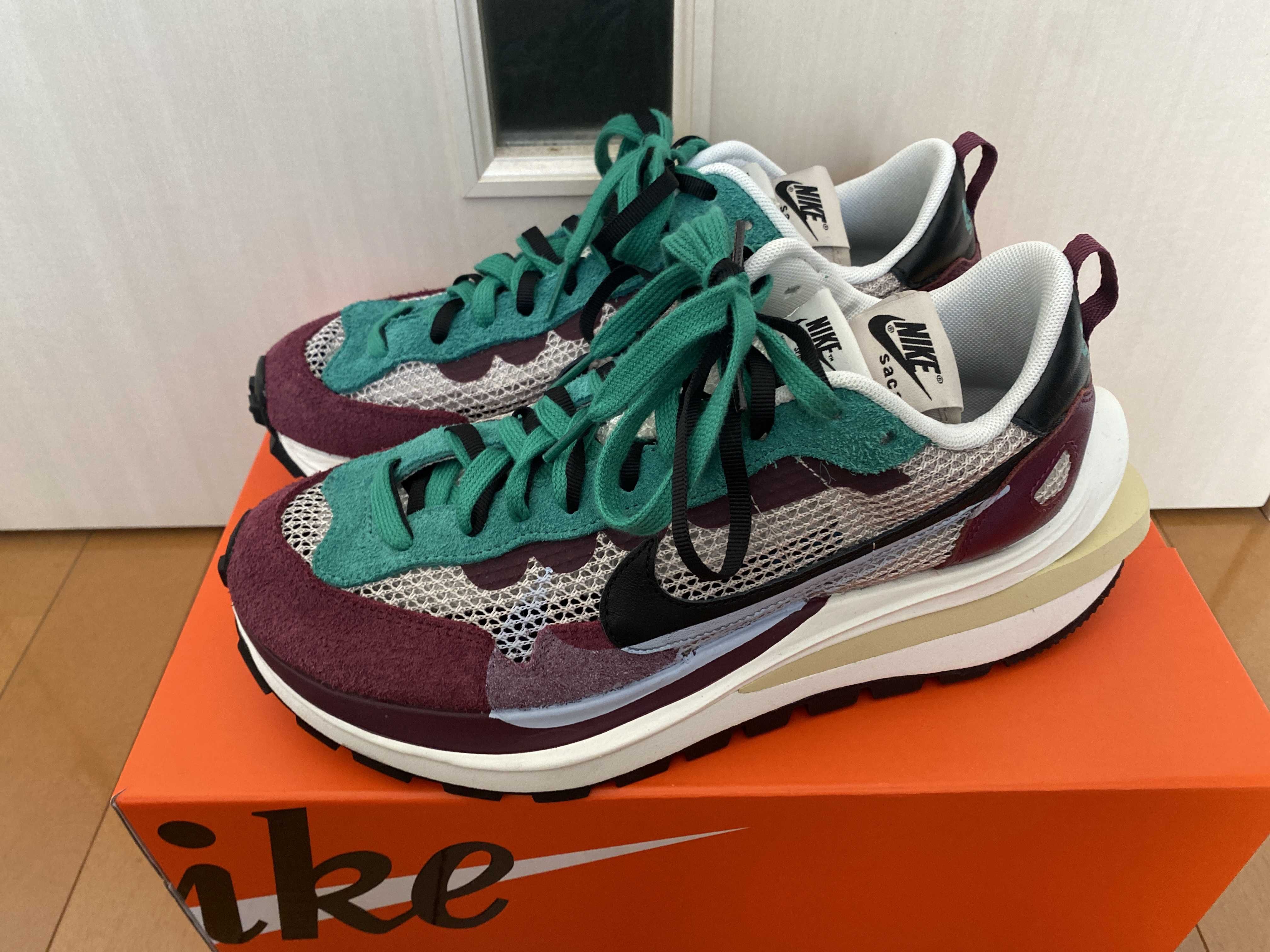 sacai × Nike Vapor Waffle "String/Red/Green"