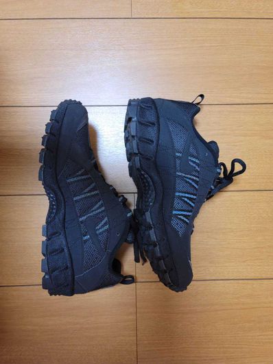 Supreme × Nike Air Humara "Black"