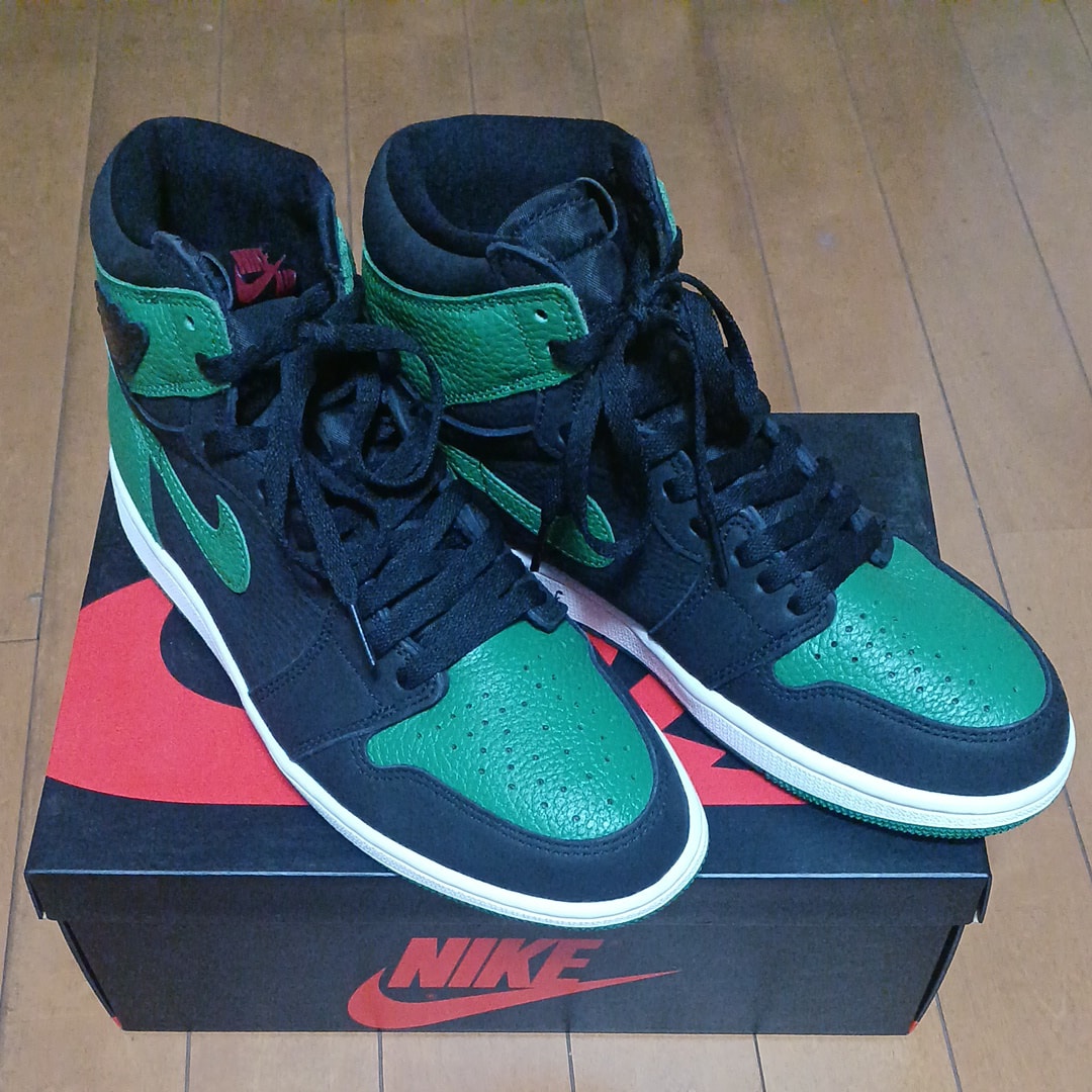 Nike Air Jordan 1 Retro High OG "Black/Pine Green" (2020)      