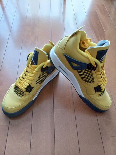 Nike Air Jordan 4 "Tour Yellow"