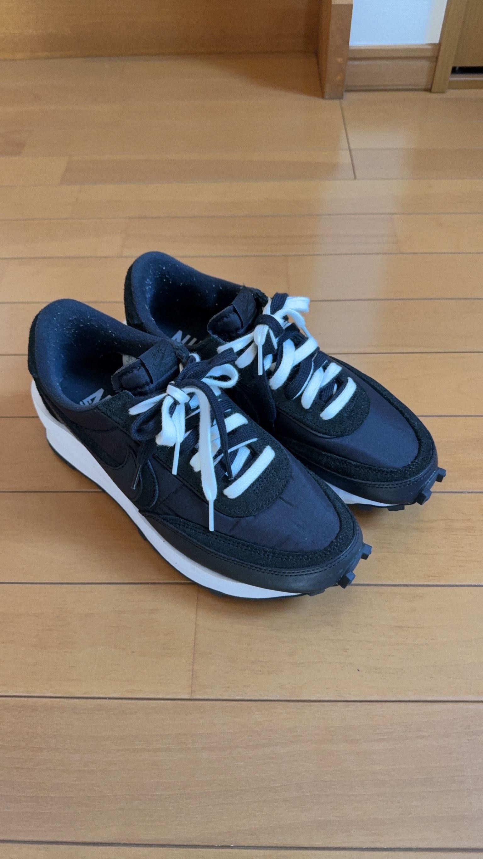 サカイ × ナイキ LDV ワッフル "トリプルブラック"