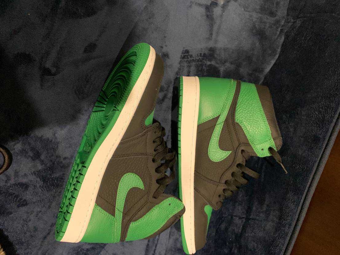 Nike Air Jordan 1 Retro High OG "Black/Pine Green" (2020)      