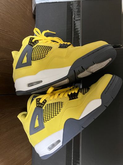 Nike Air Jordan 4 "Tour Yellow"