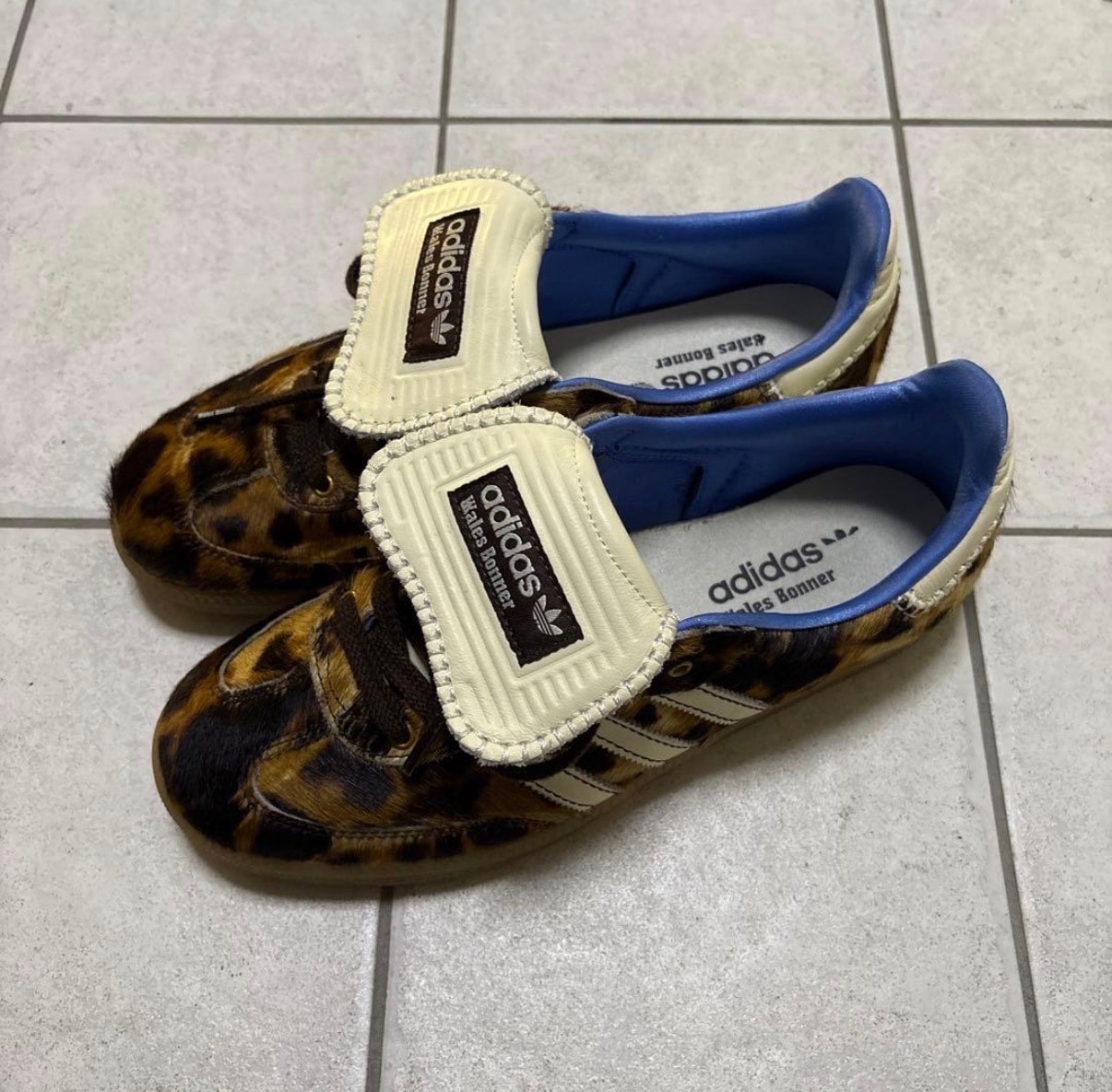 ウェールズ・ボナー × アディダス サンバ ポニー レオ ロー "ダークブラウン/クリームホワイト"