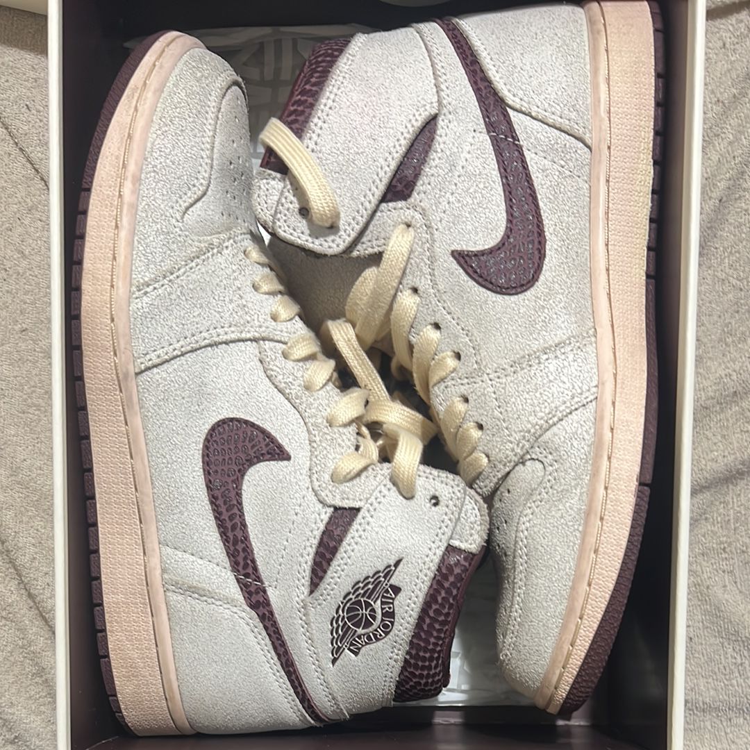 A Ma Maniere × Nike Air Jordan 1 Retro High OG "Sail and Burgundy"
