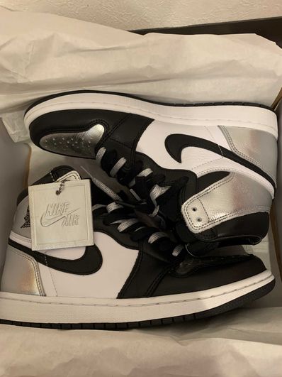 Nike Women's Air Jordan 1 Retro High OG "Silver Toe"