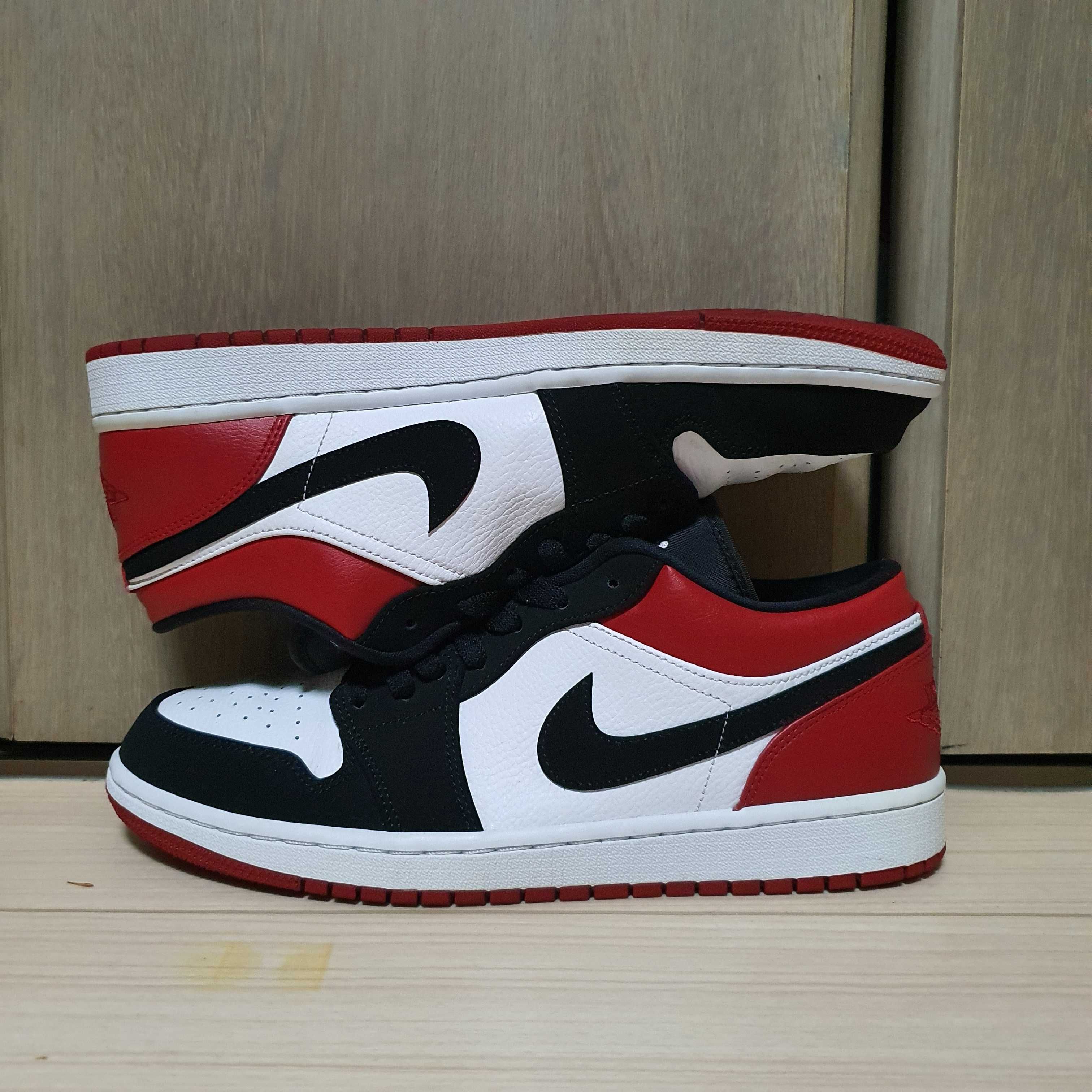 Nike Air Jordan 1 Low "Black Toe"