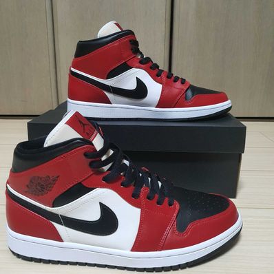 Nike Air Jordan 1 Mid "Chicago Black Toe"