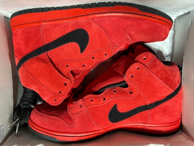 Nike SB Dunk High "Red Devil"