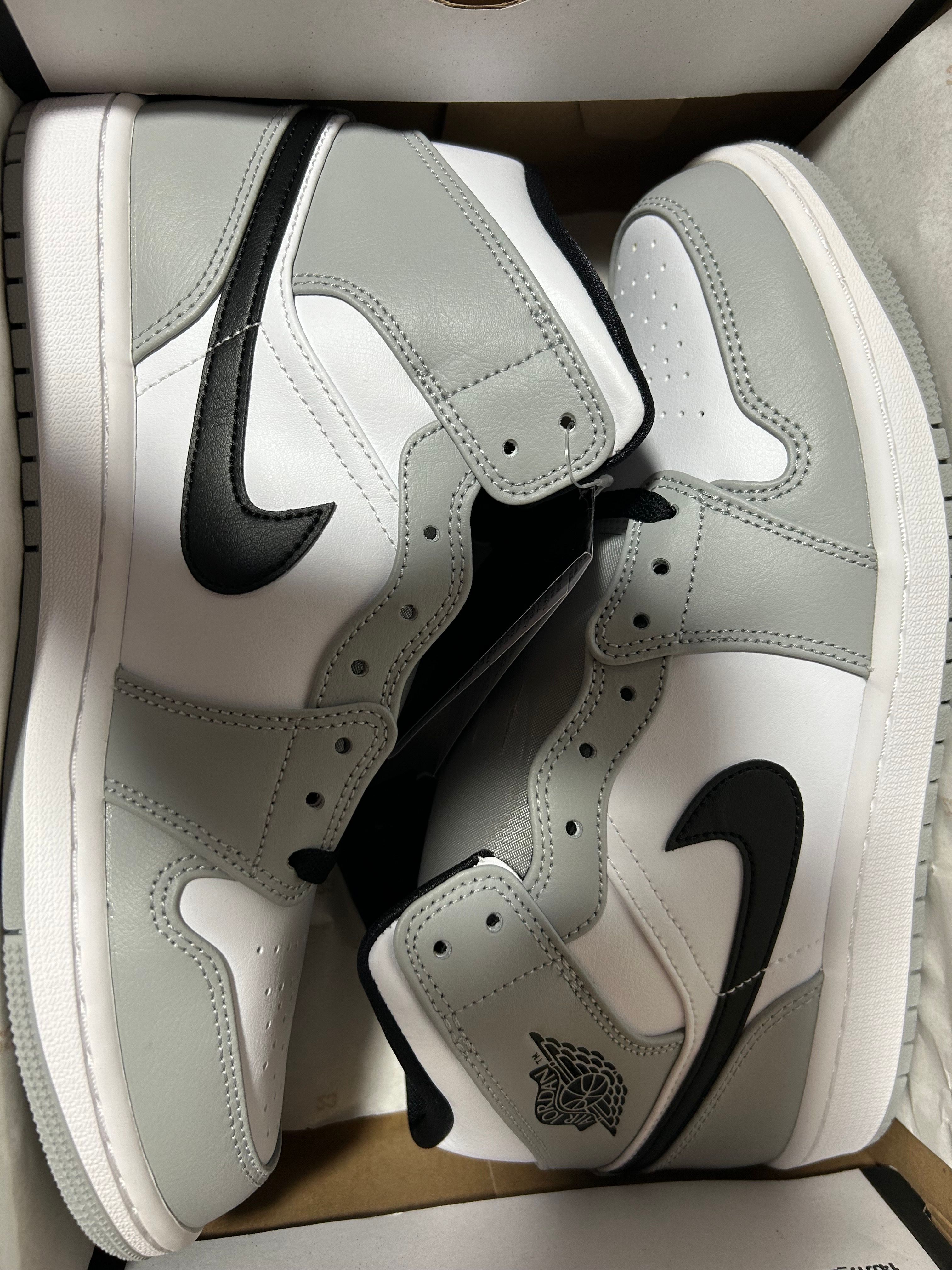 Nike Air Jordan 1 Mid "Light Smoke Grey/White/Black"