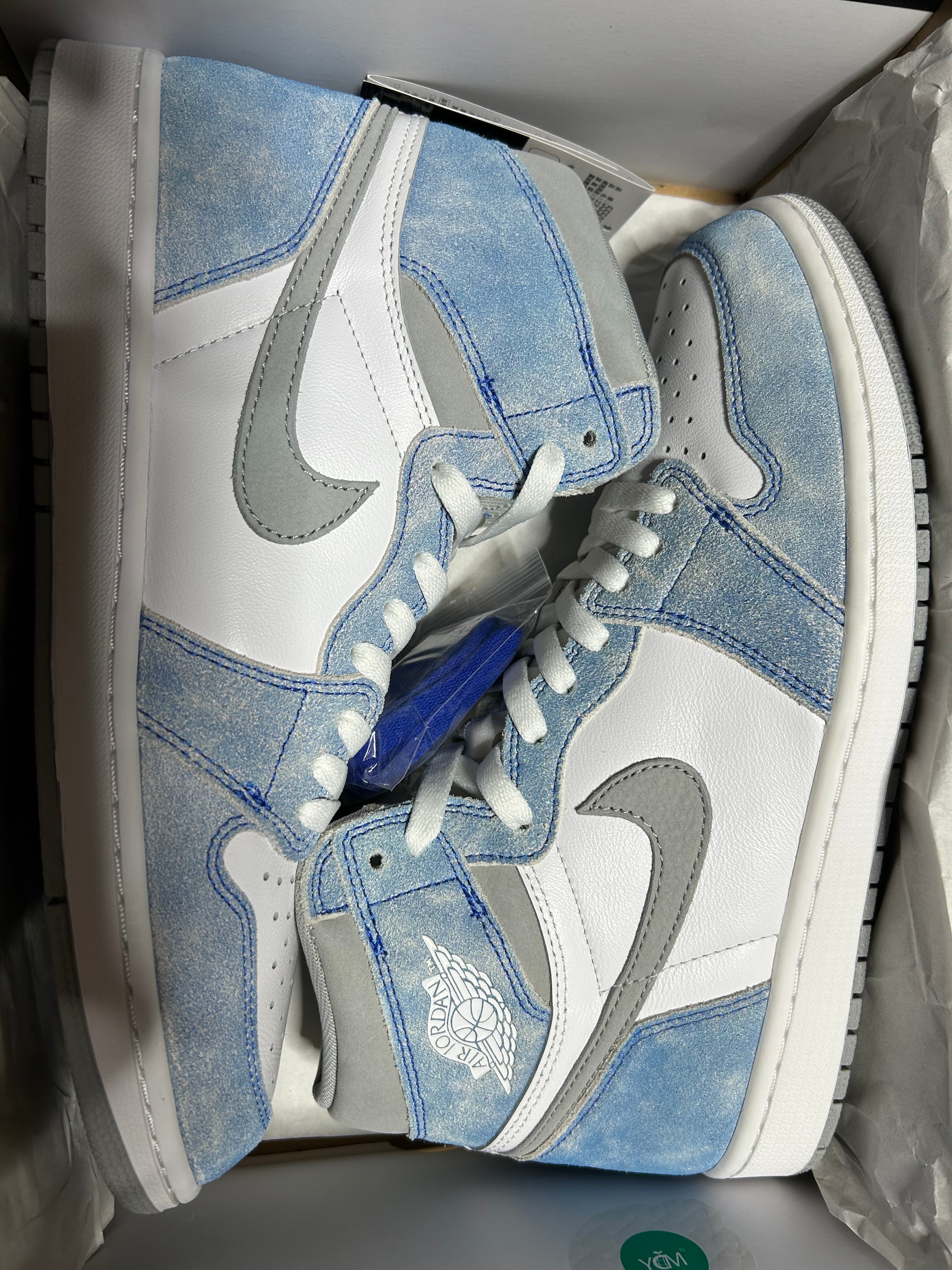 Nike Air Jordan 1 High OG "Hyper Royal"