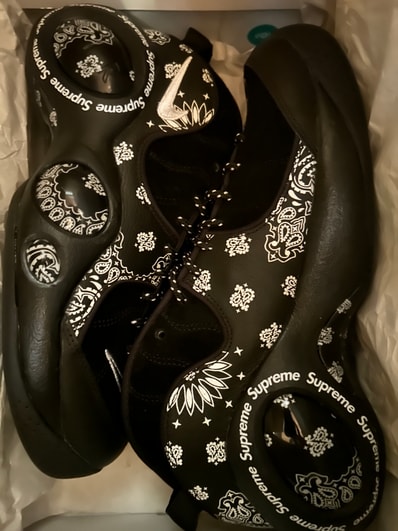 Supreme × Nike Air Zoom Flight 95 SP "Black/White"