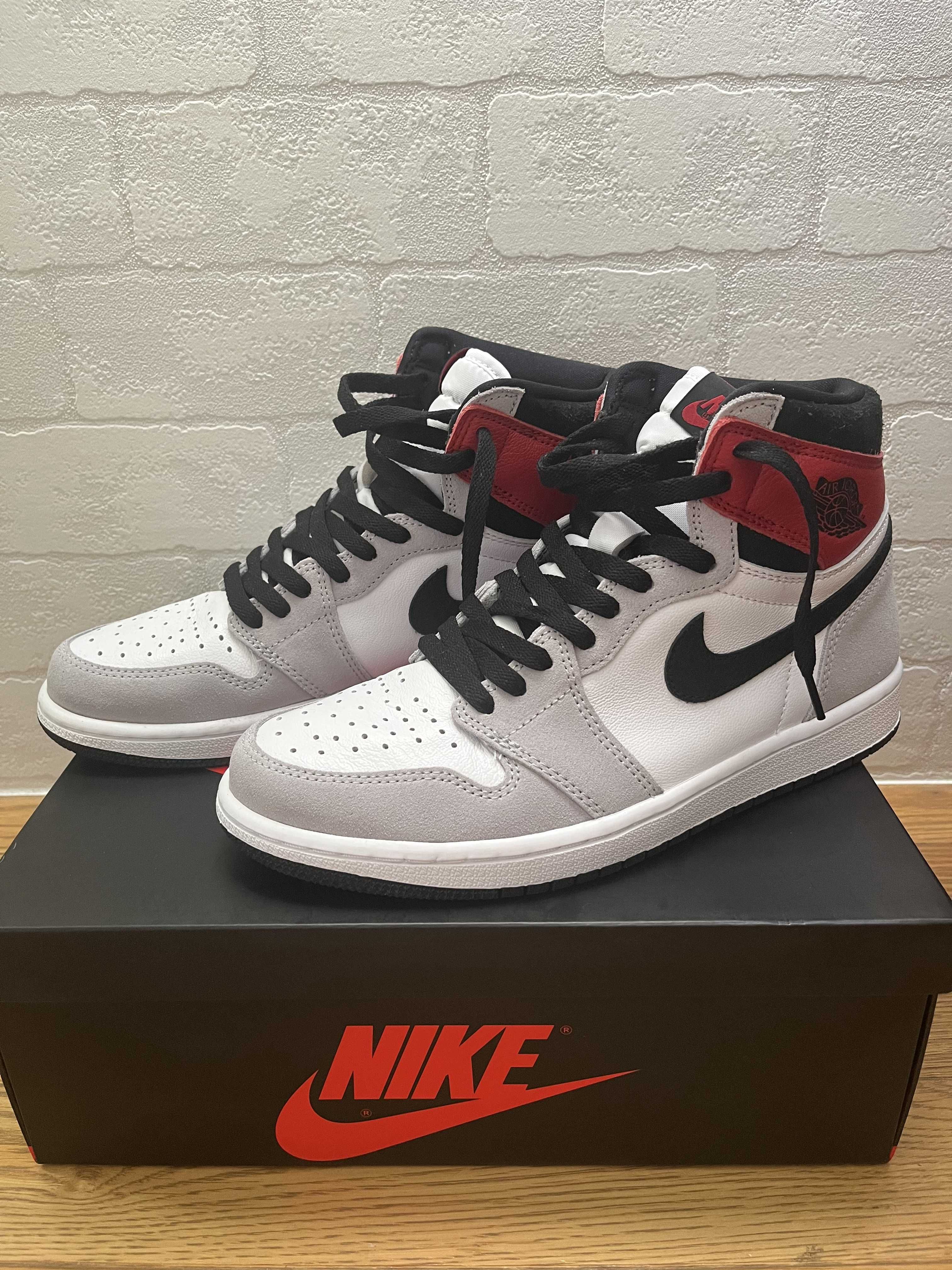 Nike Air Jordan 1 High OG "White/Black/Light Smoke Grey"