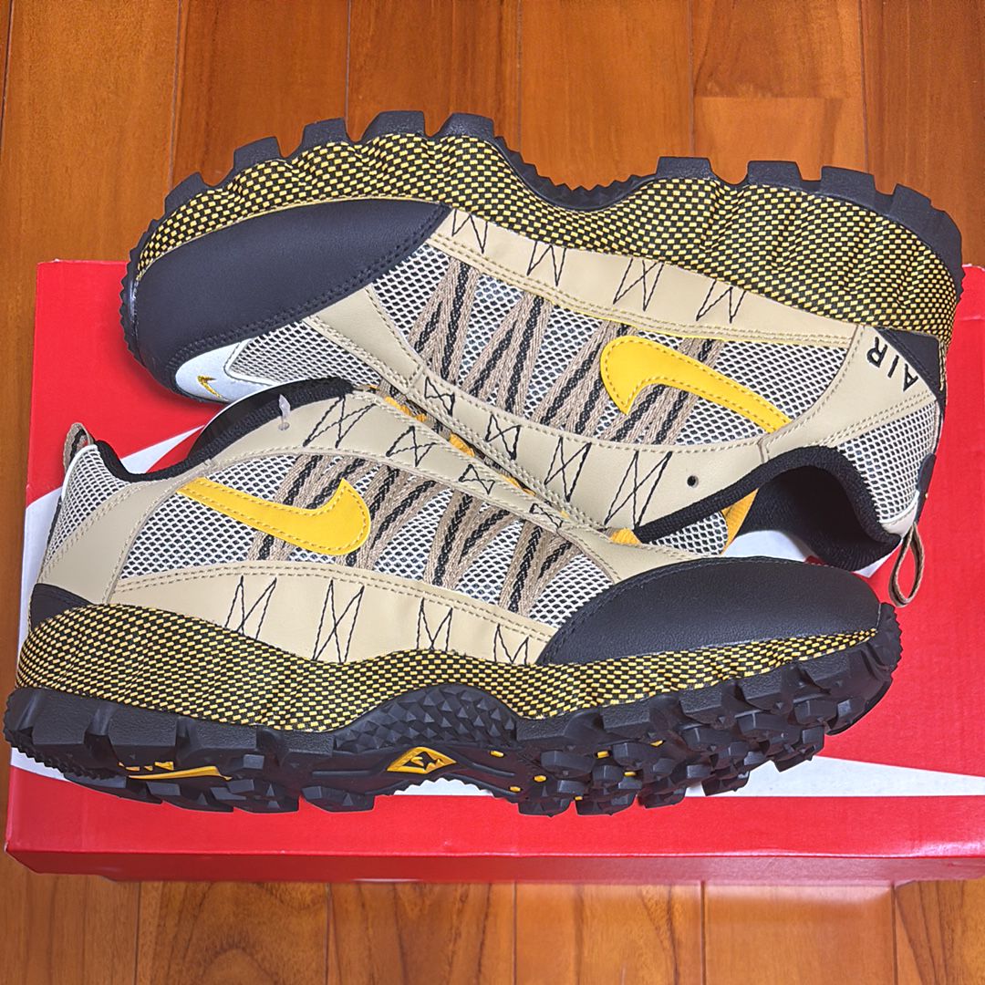 ナイキ エアフマラ "ウィート グラス"