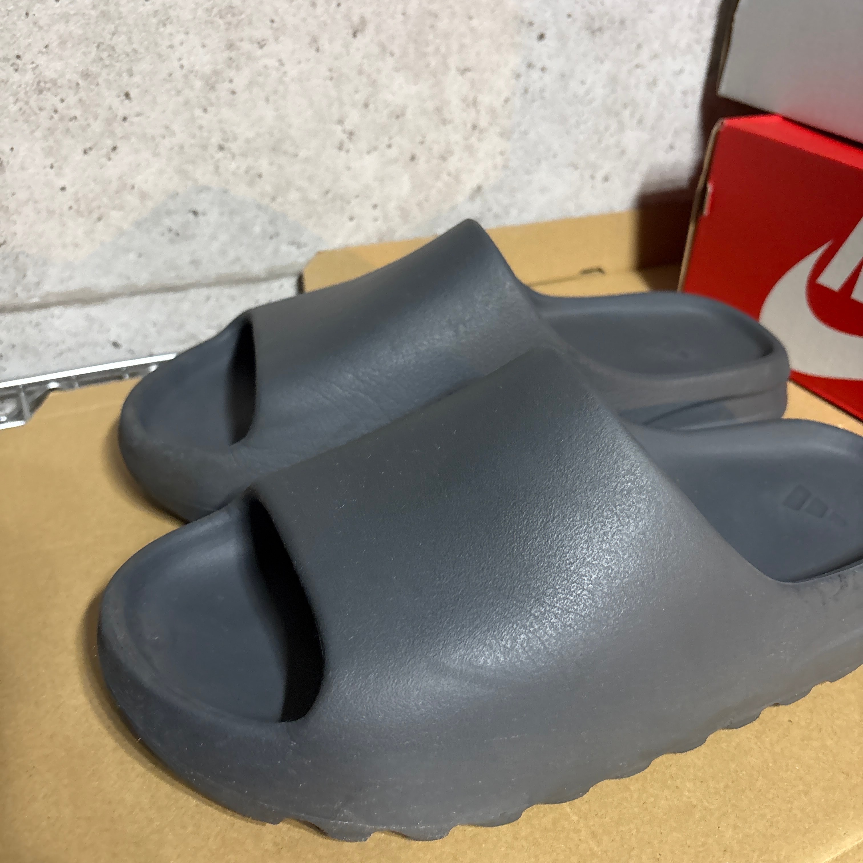 adidas YEEZY Slide "Slate Grey"