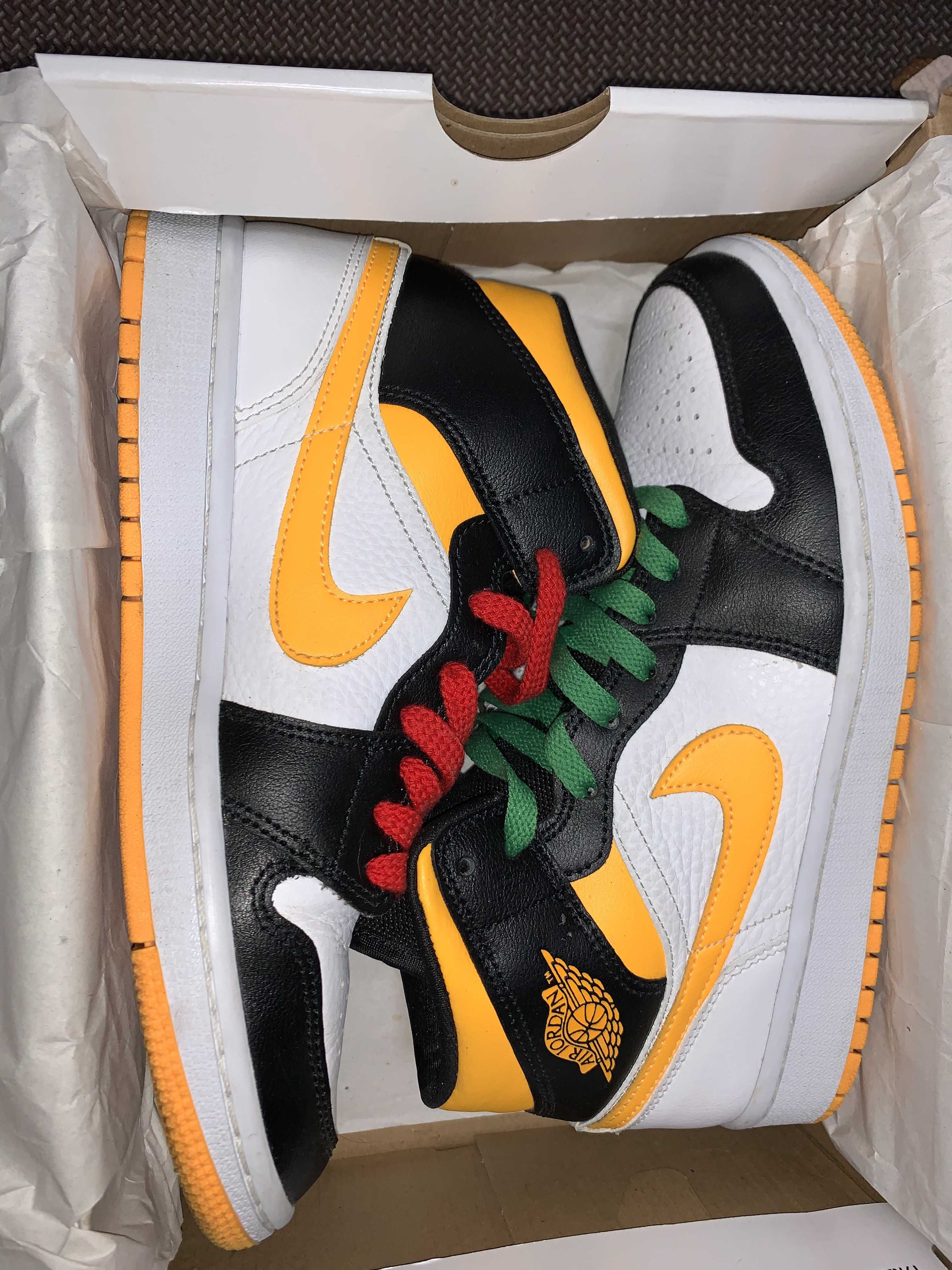 Nike Women's Air Jordan 1 Mid SE "Laser Orange Black"