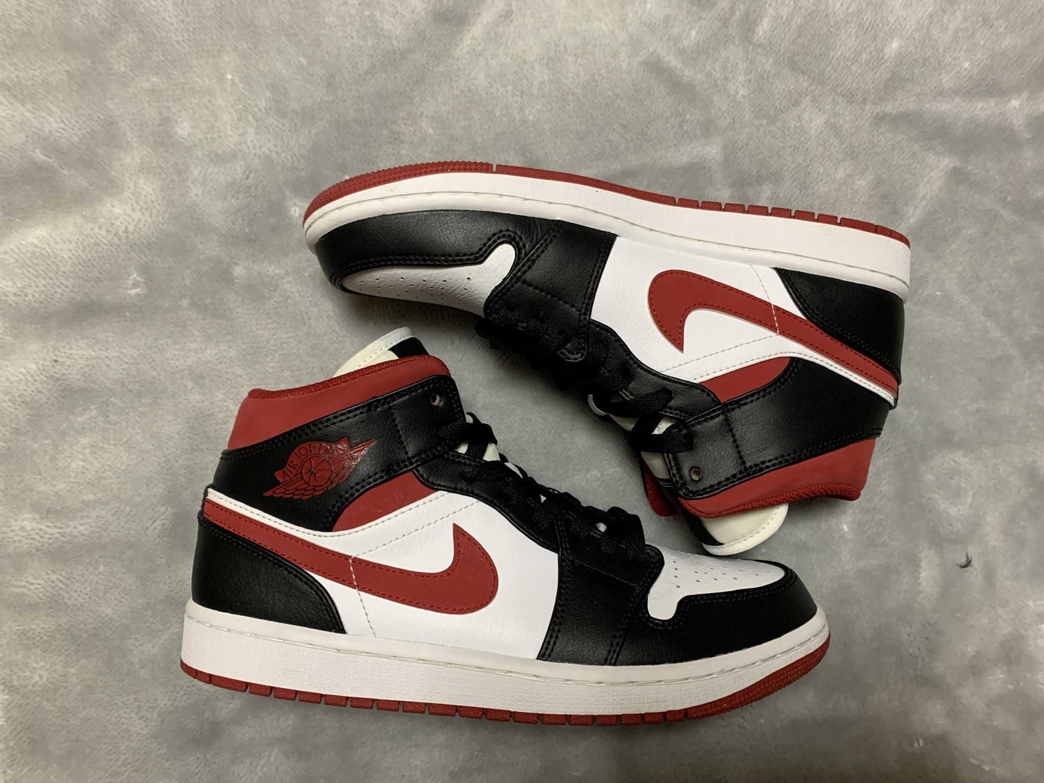 Nike Air Jordan 1 Mid "White/Gym Red Black"