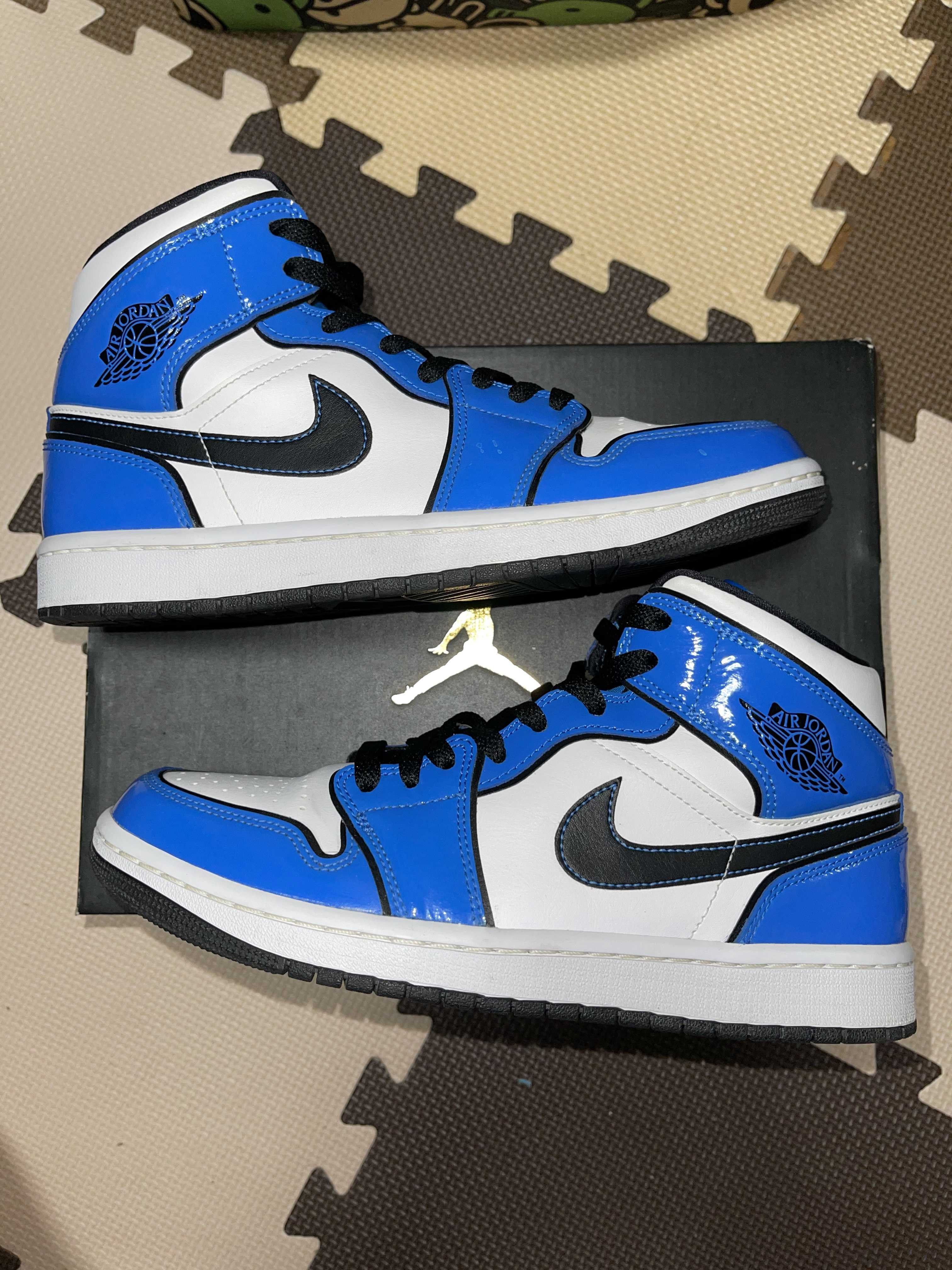 Nike Air Jordan 1 Mid SE "Signal Blue"