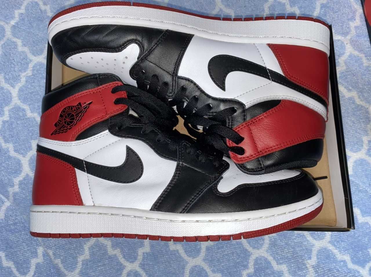 Nike Air Jordan 1 Retro High OG "Black Toe"(2016)