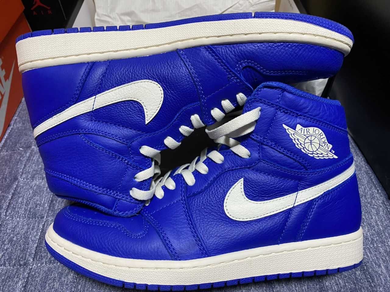 NIKE AIR JORDAN 1 RETRO HIGH "HYPER ROYAL"