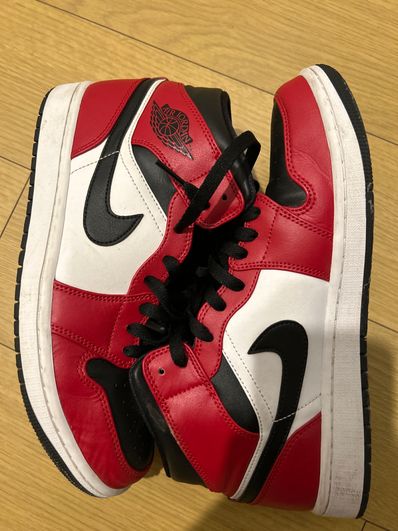 Nike Air Jordan 1 Mid "Chicago Black Toe"
