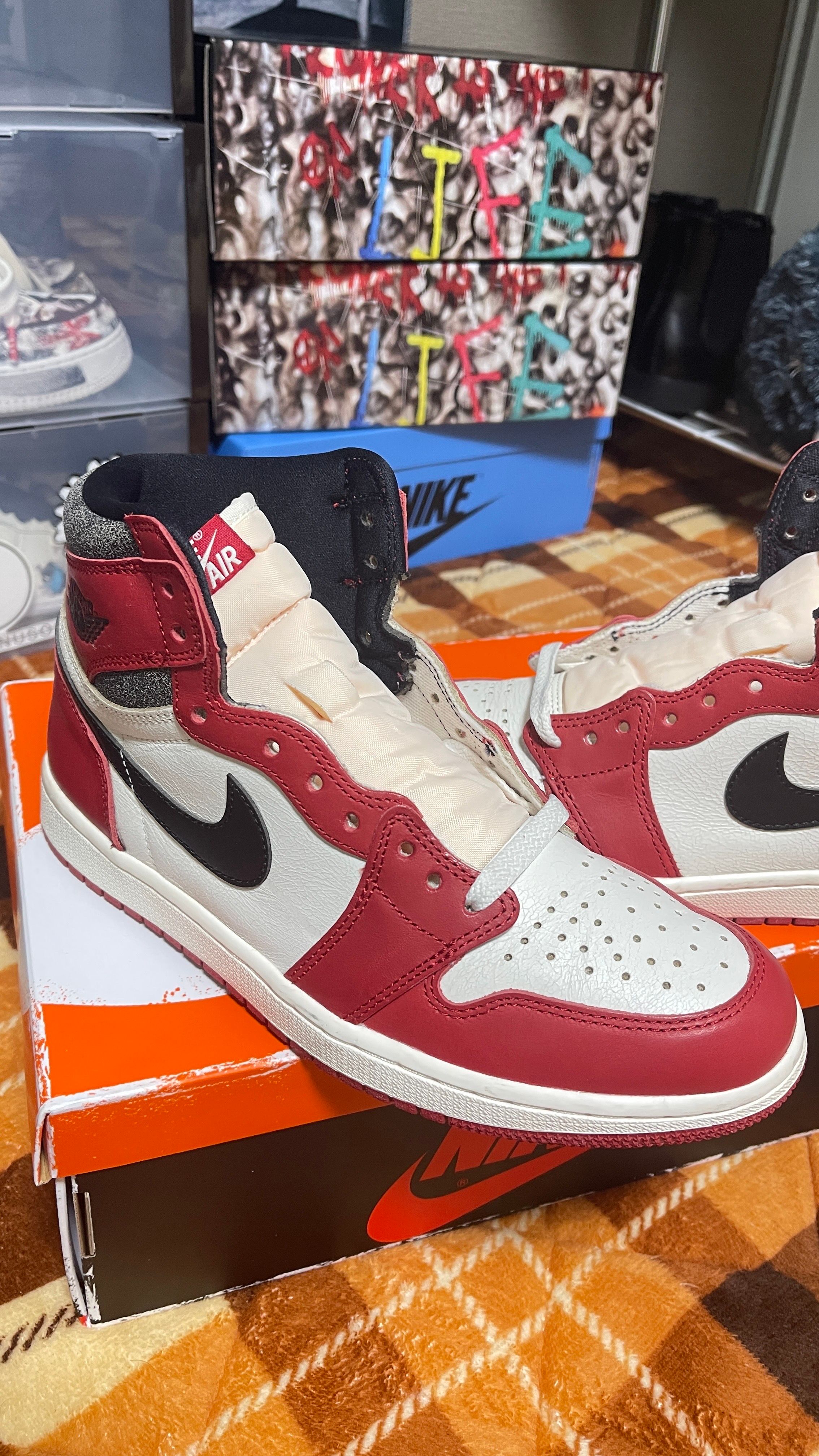 Nike Air Jordan 1 High OG "Lost & Found/Chicago"
