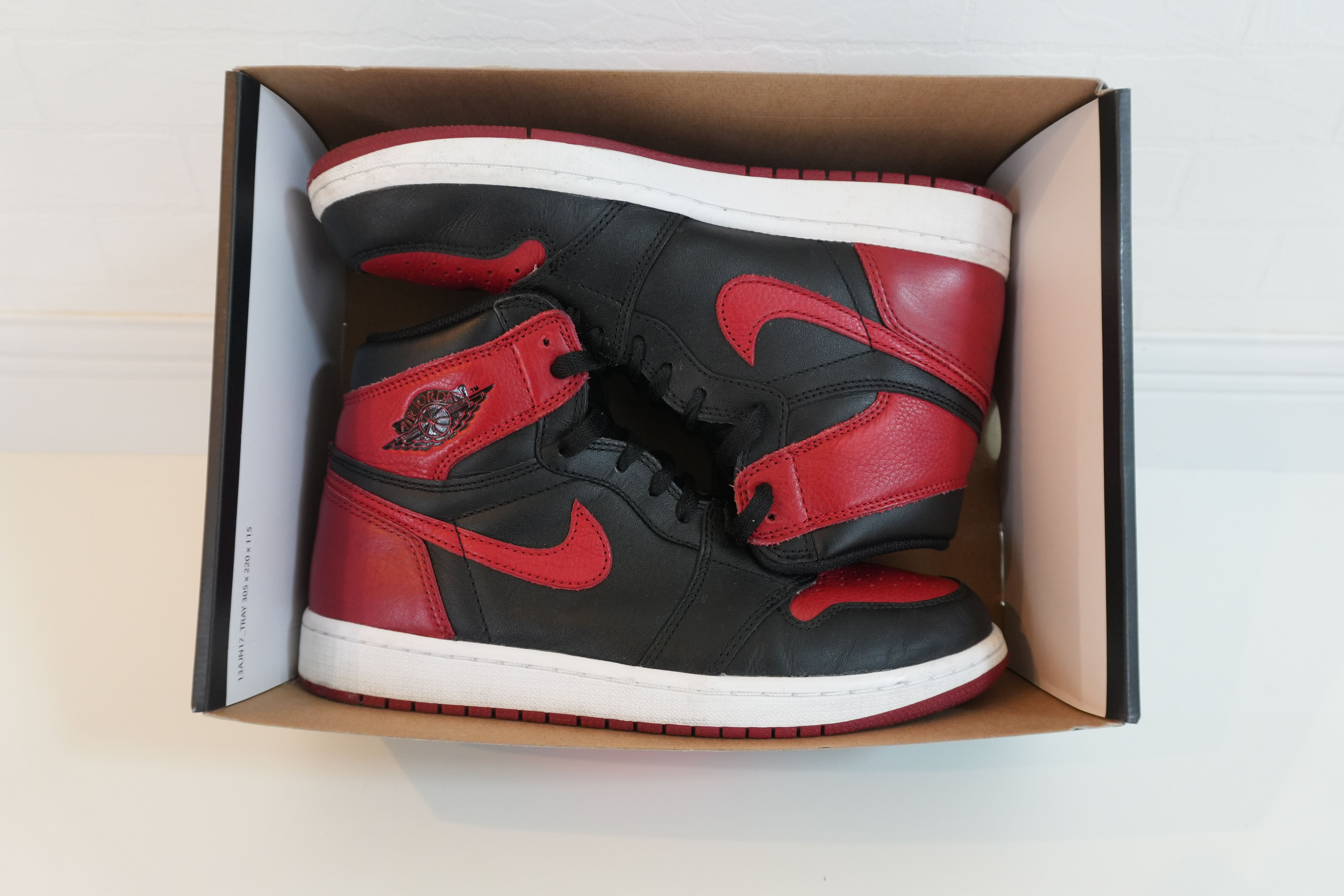 Nike Air Jordan 1 Retro High OG "Bred/Banned" (2016)