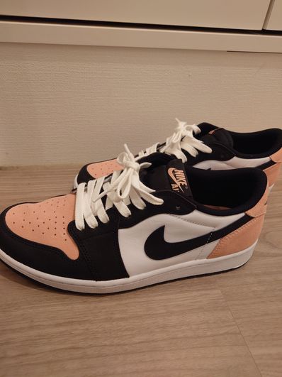 Nike Air Jordan 1 Low OG "Bleached Coral"