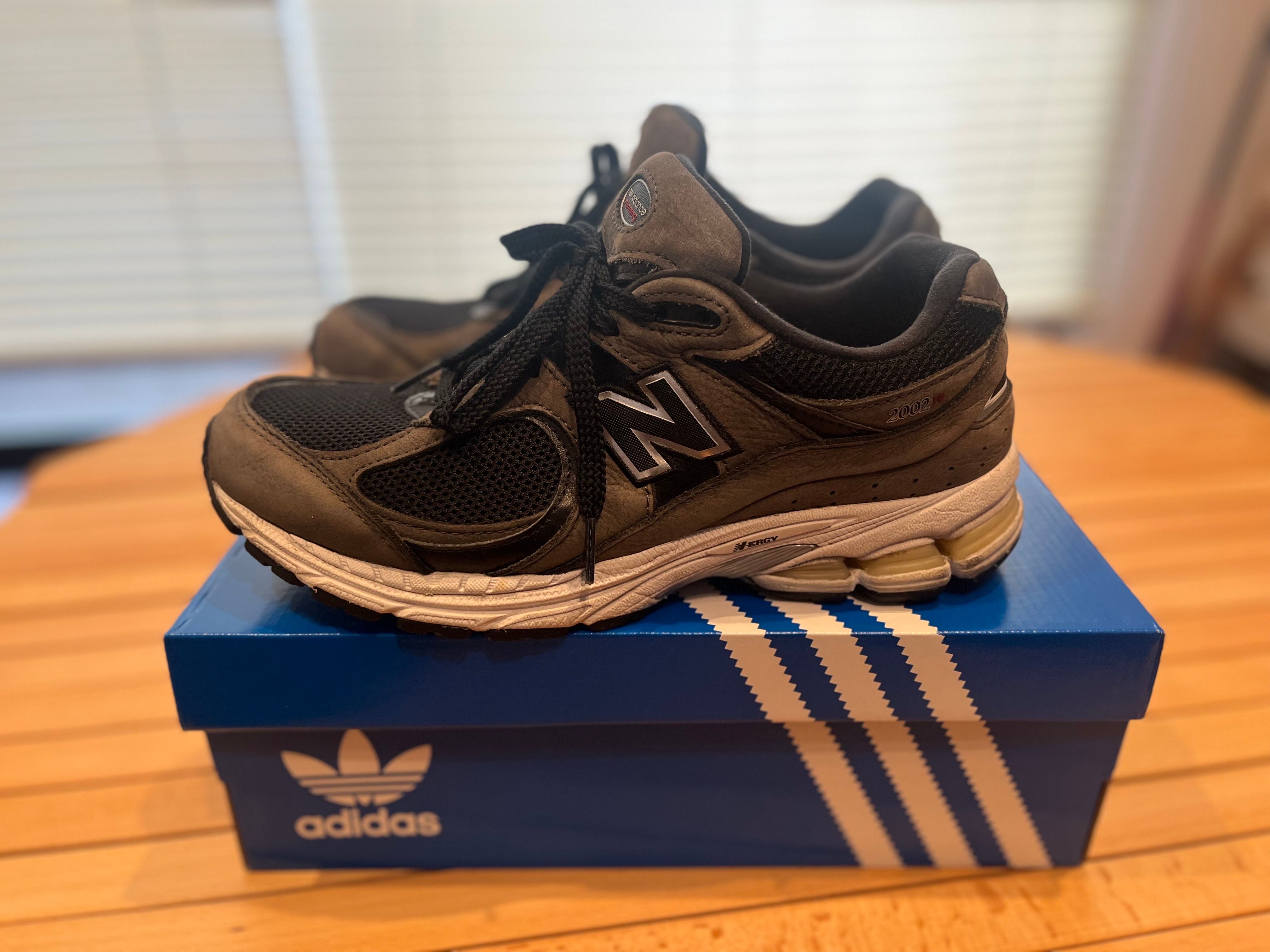 New Balance 2002R "Black/Gray"