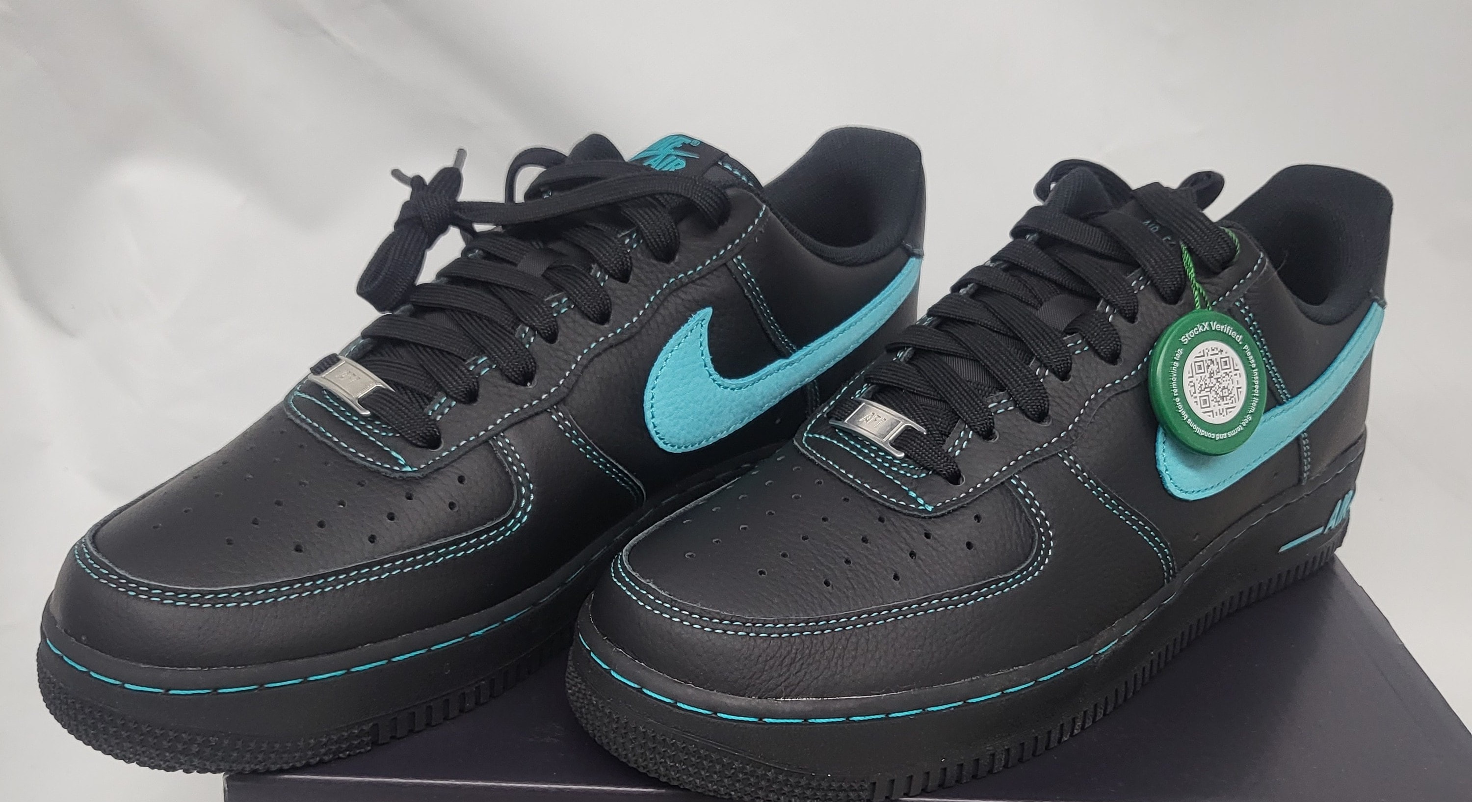 Nike Air Force 1 Low "Black Tiffany"
