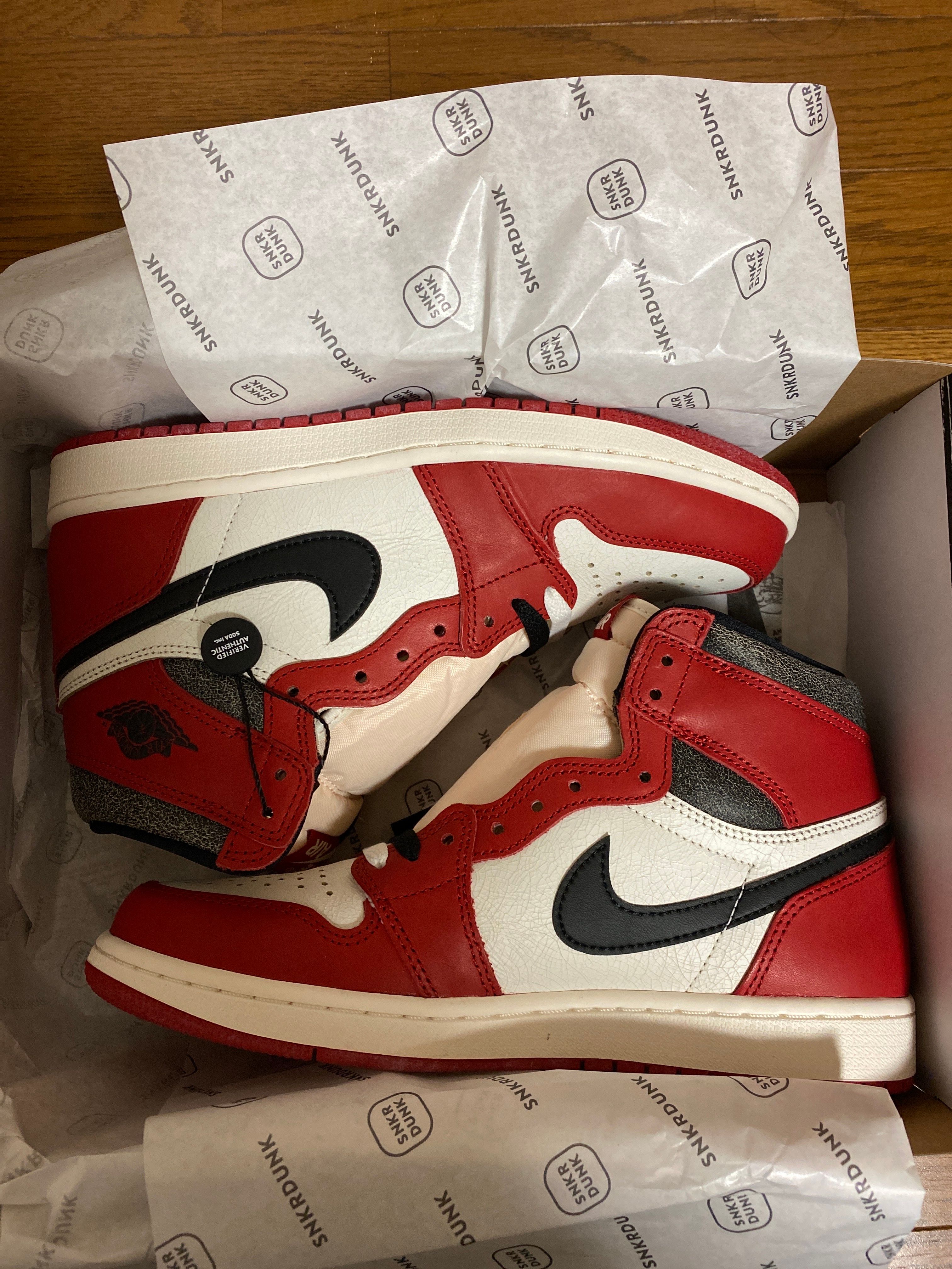 Nike Air Jordan 1 High OG "Lost & Found/Chicago"