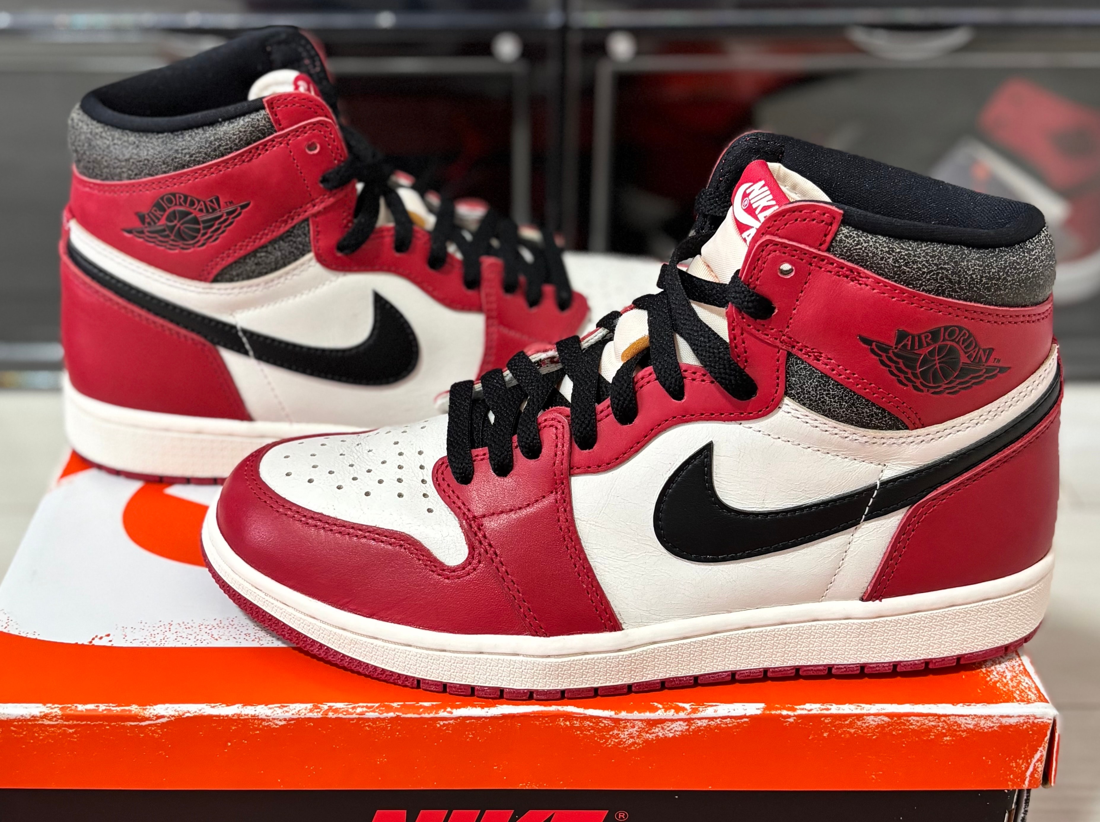 Nike Air Jordan 1 High OG "Lost & Found/Chicago"