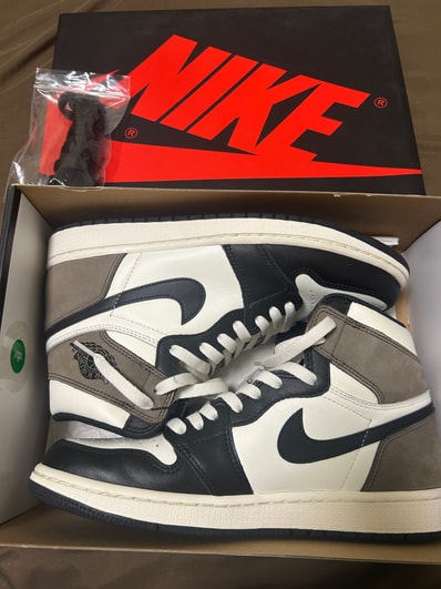 Nike Air Jordan 1 High OG "Sail/Dark Mocha/Black"