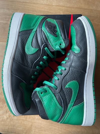 Nike Air Jordan 1 Retro High OG "Black/Pine Green" (2020)