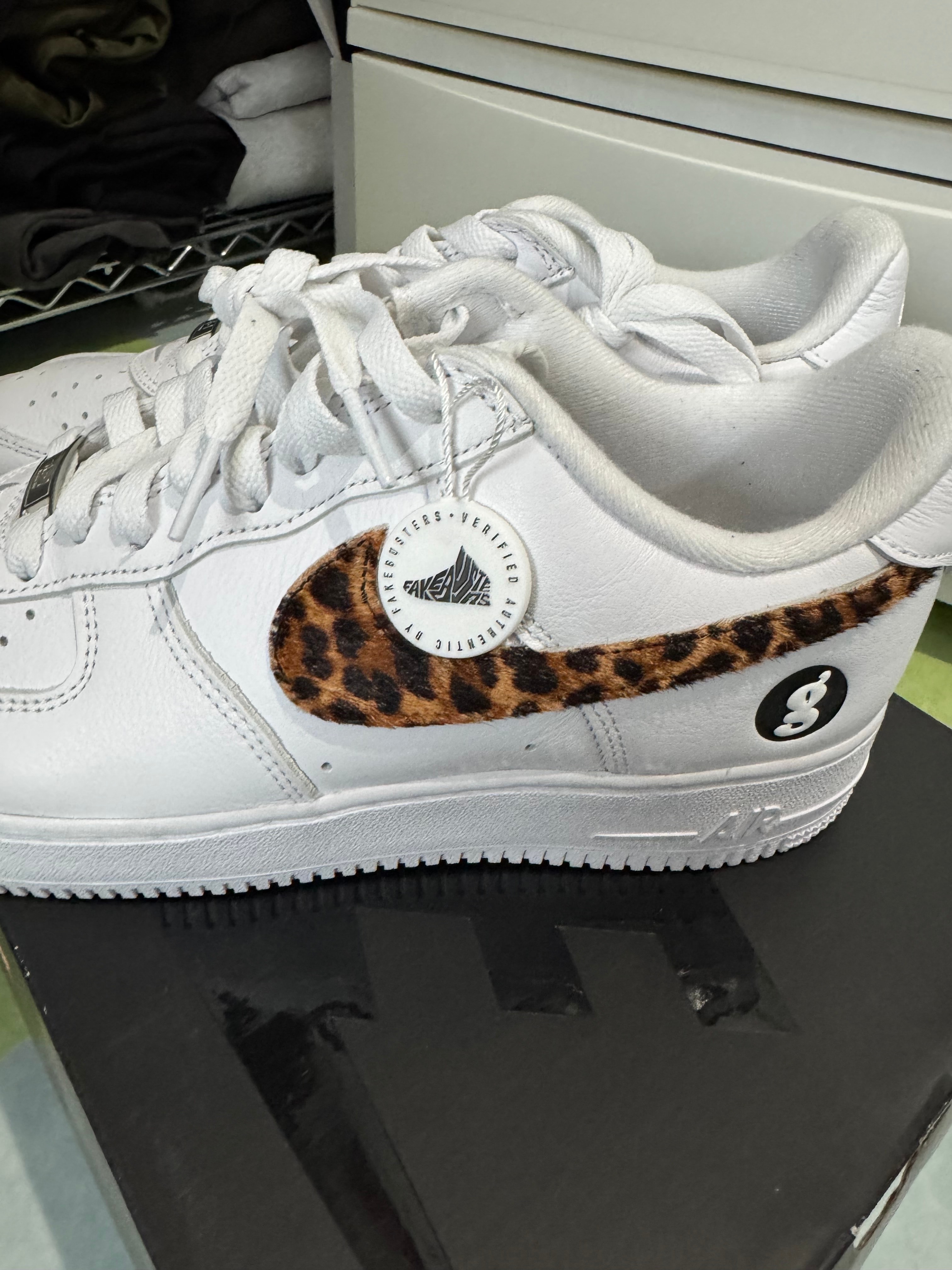 GOODENOUGH × Supreme × Nike Air Force 1 Low "White/Leopard" (25SS Week15)